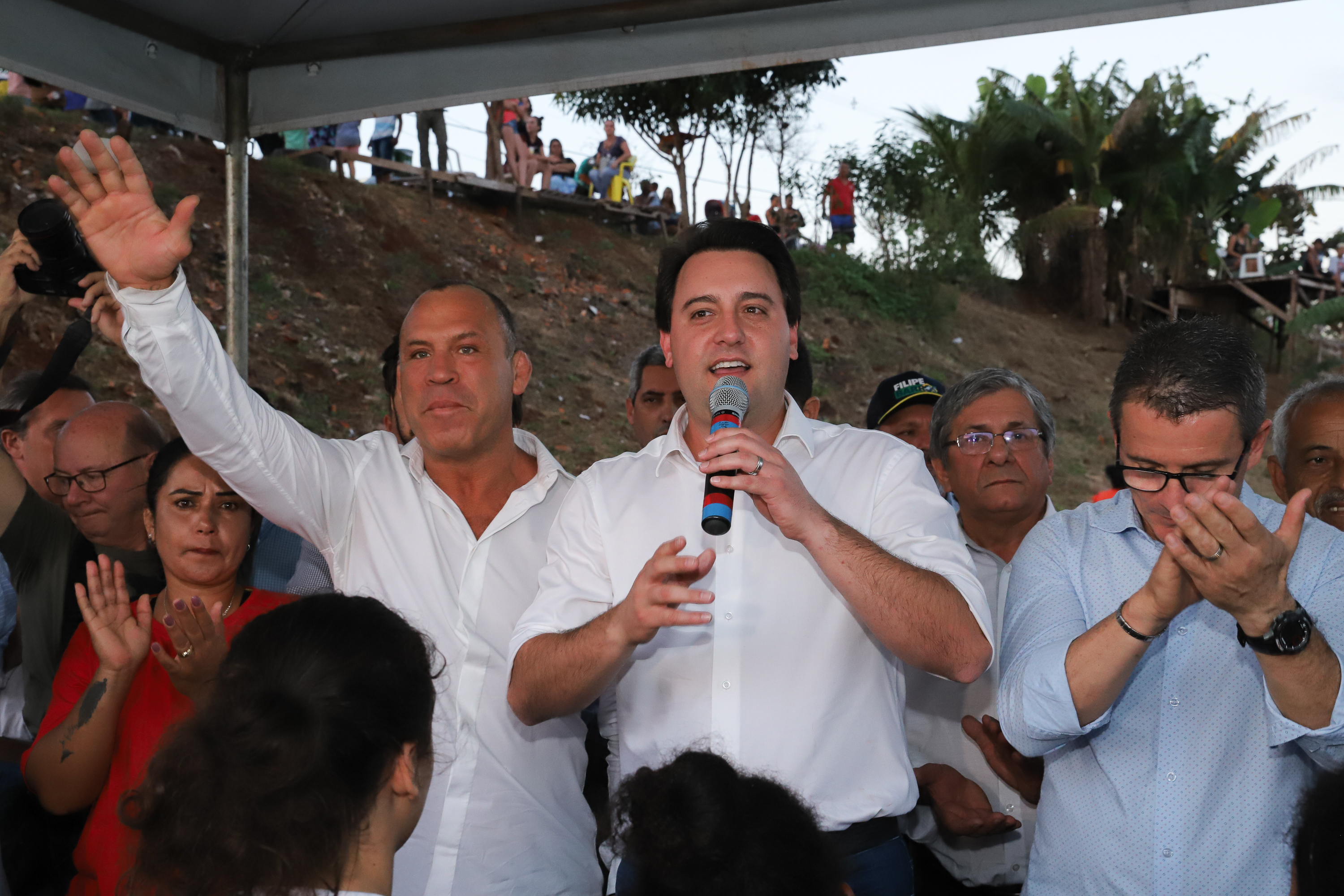 Londrina, no Norte do Paraná, ganhou uma unidade do projeto Arena Multiuso, espaço para atividades esportivas e de recreação, implantado pelo Governo do Estado, em parceria com o município. Instalada no conjunto residencial Vista Bela, a unidade foi entregue à comunidade pelo governador Carlos Massa Ratinho Junior, nesta quinta-feira (20). - Londrina, 20/06/2019 - Foto: Rodrigo Félix Leal/ANPr