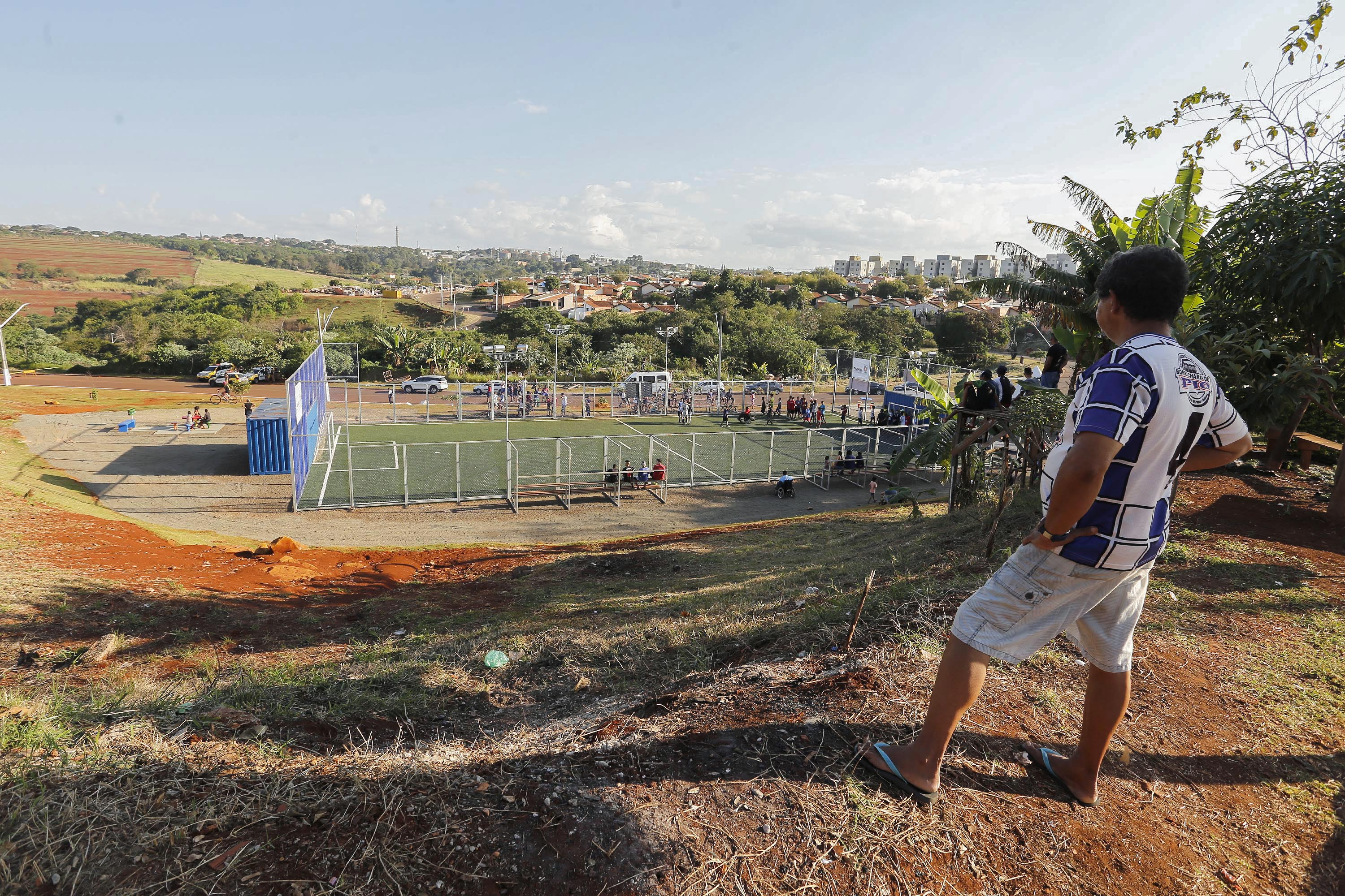 Londrina, no Norte do Paraná, ganhou uma unidade do projeto Arena Multiuso, espaço para atividades esportivas e de recreação, implantado pelo Governo do Estado, em parceria com o município. Instalada no conjunto residencial Vista Bela, a unidade foi entregue à comunidade pelo governador Carlos Massa Ratinho Junior, nesta quinta-feira (20). - Londrina, 20/06/2019 - Foto: Arnaldo Alves/ANPr