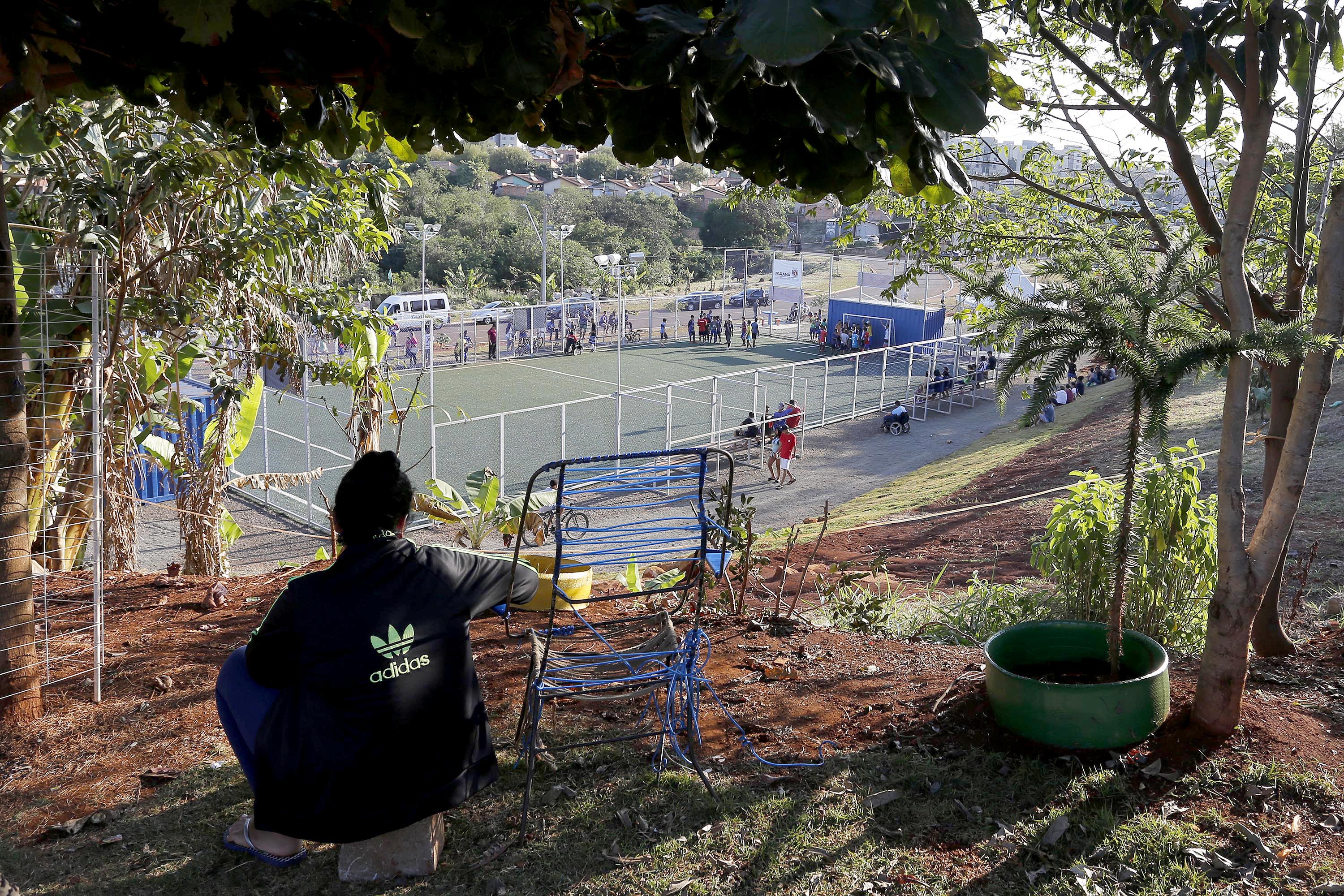 Londrina, no Norte do Paraná, ganhou uma unidade do projeto Arena Multiuso, espaço para atividades esportivas e de recreação, implantado pelo Governo do Estado, em parceria com o município. Instalada no conjunto residencial Vista Bela, a unidade foi entregue à comunidade pelo governador Carlos Massa Ratinho Junior, nesta quinta-feira (20). - Londrina, 20/06/2019 - Foto: Arnaldo Alves/ANPr