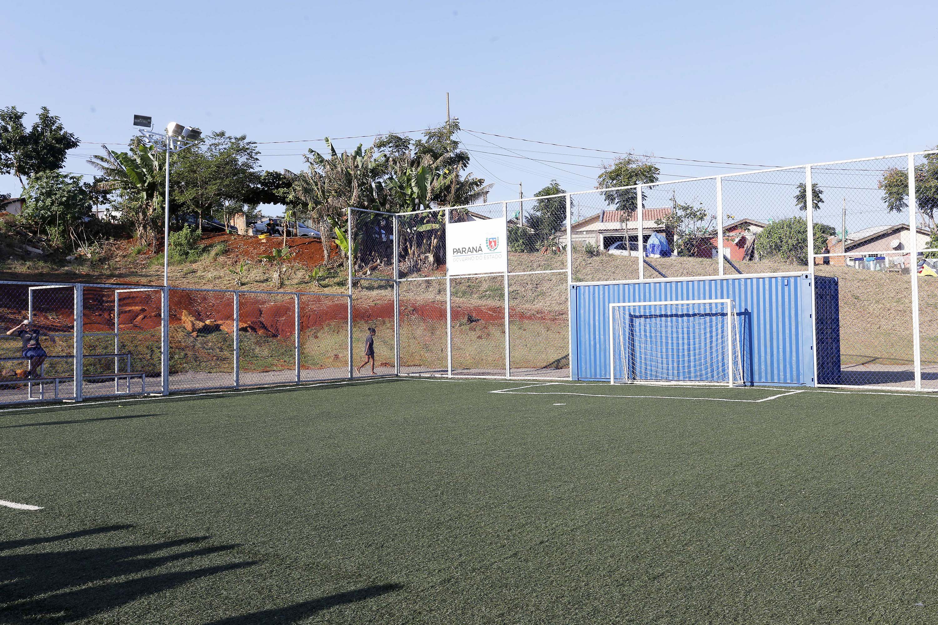 Londrina, no Norte do Paraná, ganhou uma unidade do projeto Arena Multiuso, espaço para atividades esportivas e de recreação, implantado pelo Governo do Estado, em parceria com o município. Instalada no conjunto residencial Vista Bela, a unidade foi entregue à comunidade pelo governador Carlos Massa Ratinho Junior, nesta quinta-feira (20). - Londrina, 20/06/2019 - Foto: Arnaldo Alves/ANPr