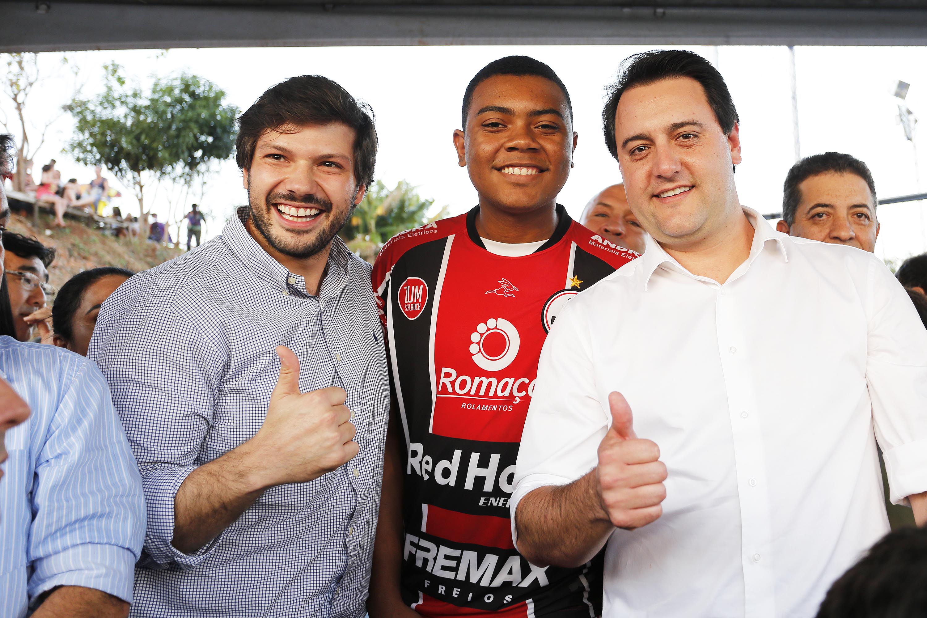 Londrina, no Norte do Paraná, ganhou uma unidade do projeto Arena Multiuso, espaço para atividades esportivas e de recreação, implantado pelo Governo do Estado, em parceria com o município. Instalada no conjunto residencial Vista Bela, a unidade foi entregue à comunidade pelo governador Carlos Massa Ratinho Junior, nesta quinta-feira (20). - Londrina, 20/06/2019 - Foto: Arnaldo Alves/ANPr