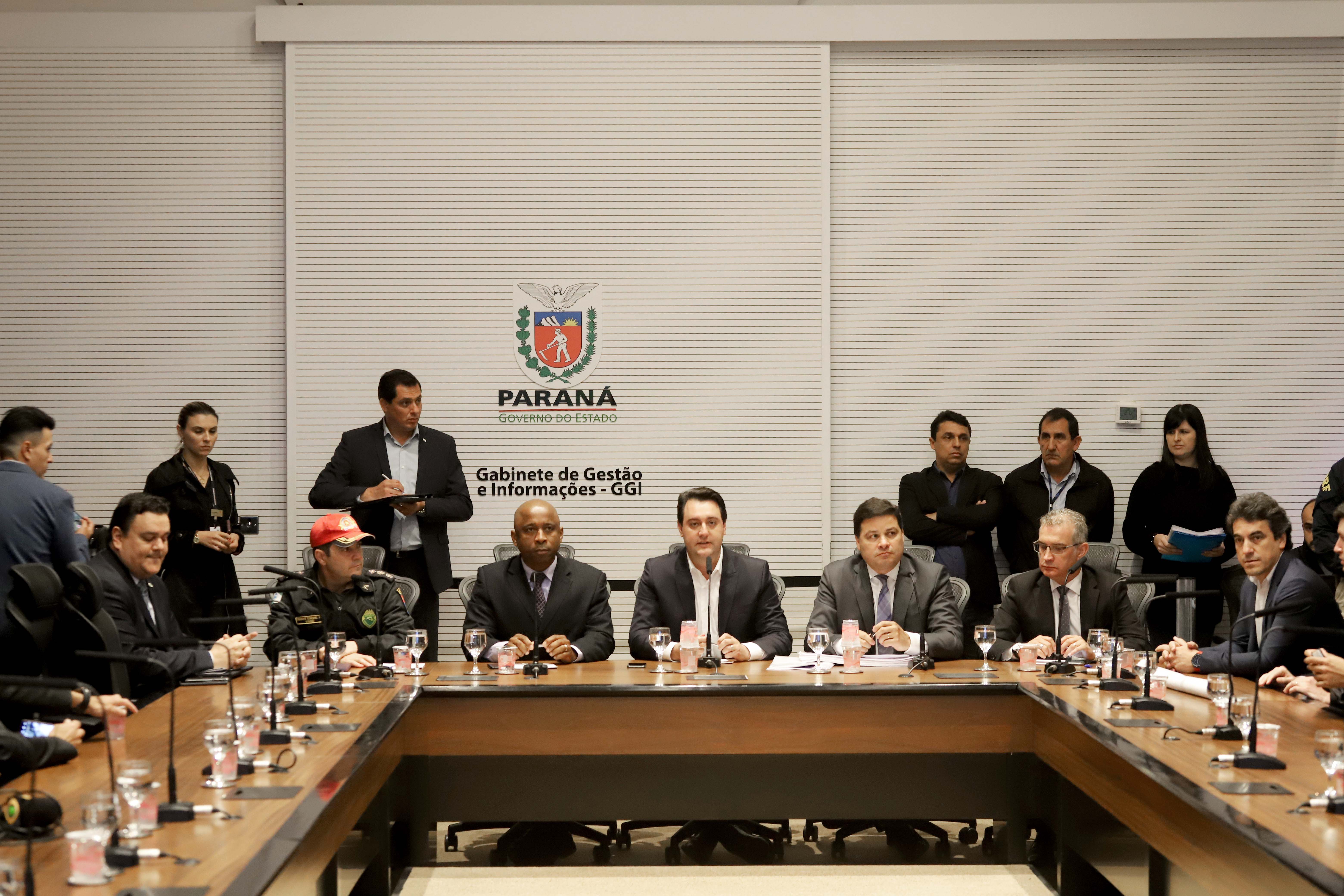 O governador Carlos Massa Ratinho Junior e o secretário de Infraestrutura e Logística, Sandro Alex, divulgaram nesta segunda-feira (21), quais as obras aprovadas pelo Governo do Estado para serem realizadas com os recursos do acordo de leniência firmado entre a concessionária Rodonorte e o Ministério Público Federal (MPF)