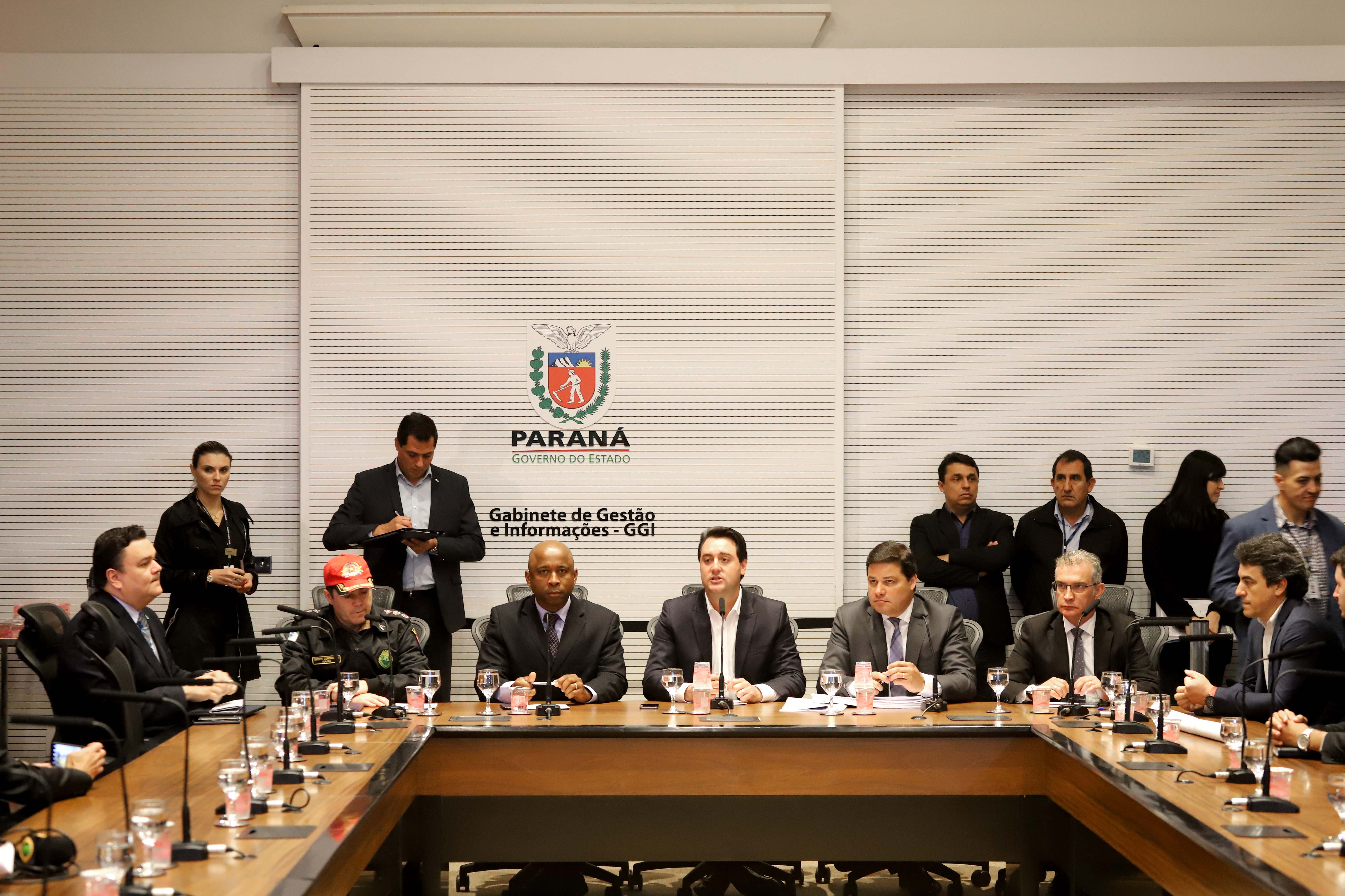 O governador Carlos Massa Ratinho Junior e o secretário de Infraestrutura e Logística, Sandro Alex, divulgaram nesta segunda-feira (21), quais as obras aprovadas pelo Governo do Estado para serem realizadas com os recursos do acordo de leniência firmado entre a concessionária Rodonorte e o Ministério Público Federal (MPF)