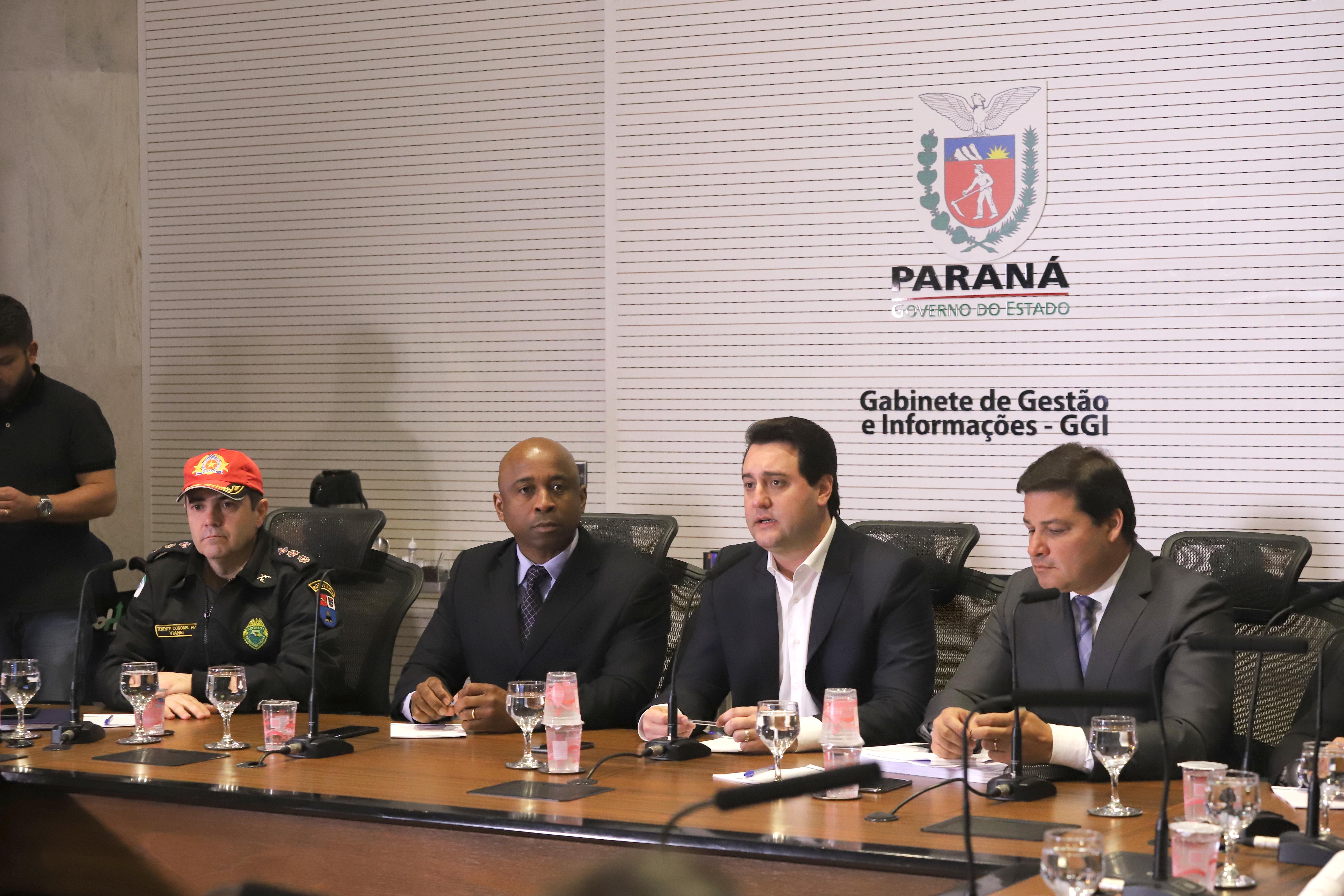 O governador Carlos Massa Ratinho Junior e o secretário de Infraestrutura e Logística, Sandro Alex, divulgaram nesta segunda-feira (21), quais as obras aprovadas pelo Governo do Estado para serem realizadas com os recursos do acordo de leniência firmado entre a concessionária Rodonorte e o Ministério Público Federal (MPF)