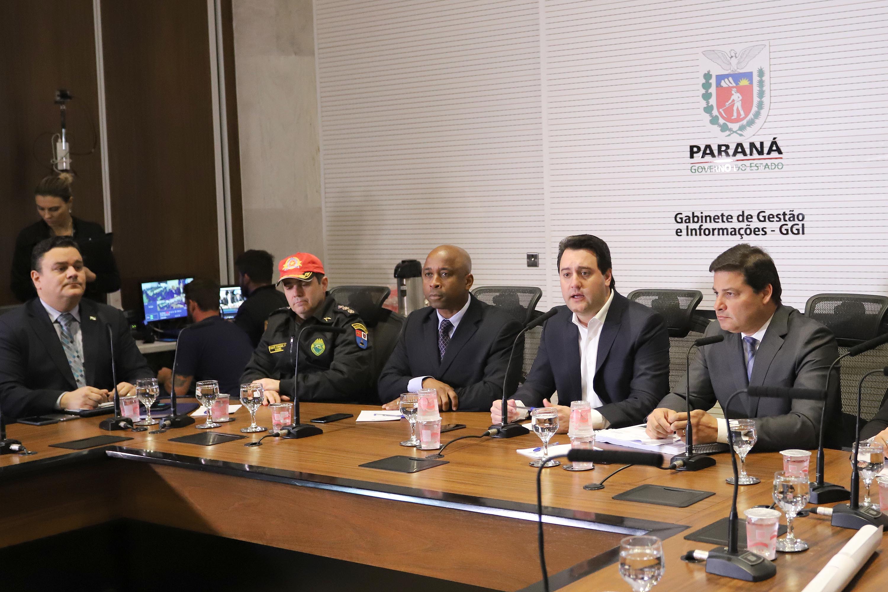 O governador Carlos Massa Ratinho Junior e o secretário de Infraestrutura e Logística, Sandro Alex, divulgaram nesta segunda-feira (21), quais as obras aprovadas pelo Governo do Estado para serem realizadas com os recursos do acordo de leniência firmado entre a concessionária Rodonorte e o Ministério Público Federal (MPF)