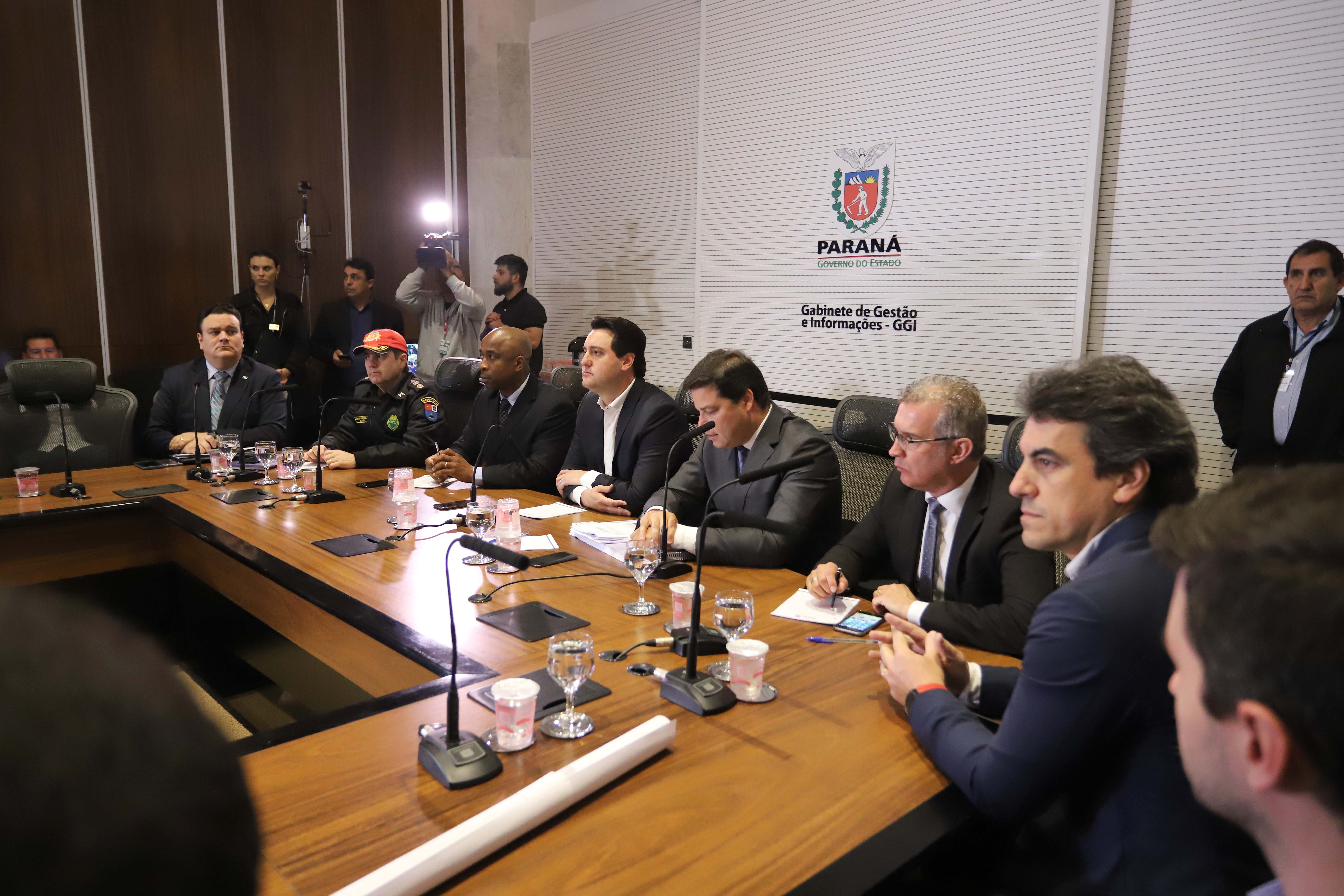 O governador Carlos Massa Ratinho Junior e o secretário de Infraestrutura e Logística, Sandro Alex, divulgaram nesta segunda-feira (21), quais as obras aprovadas pelo Governo do Estado para serem realizadas com os recursos do acordo de leniência firmado entre a concessionária Rodonorte e o Ministério Público Federal (MPF)
