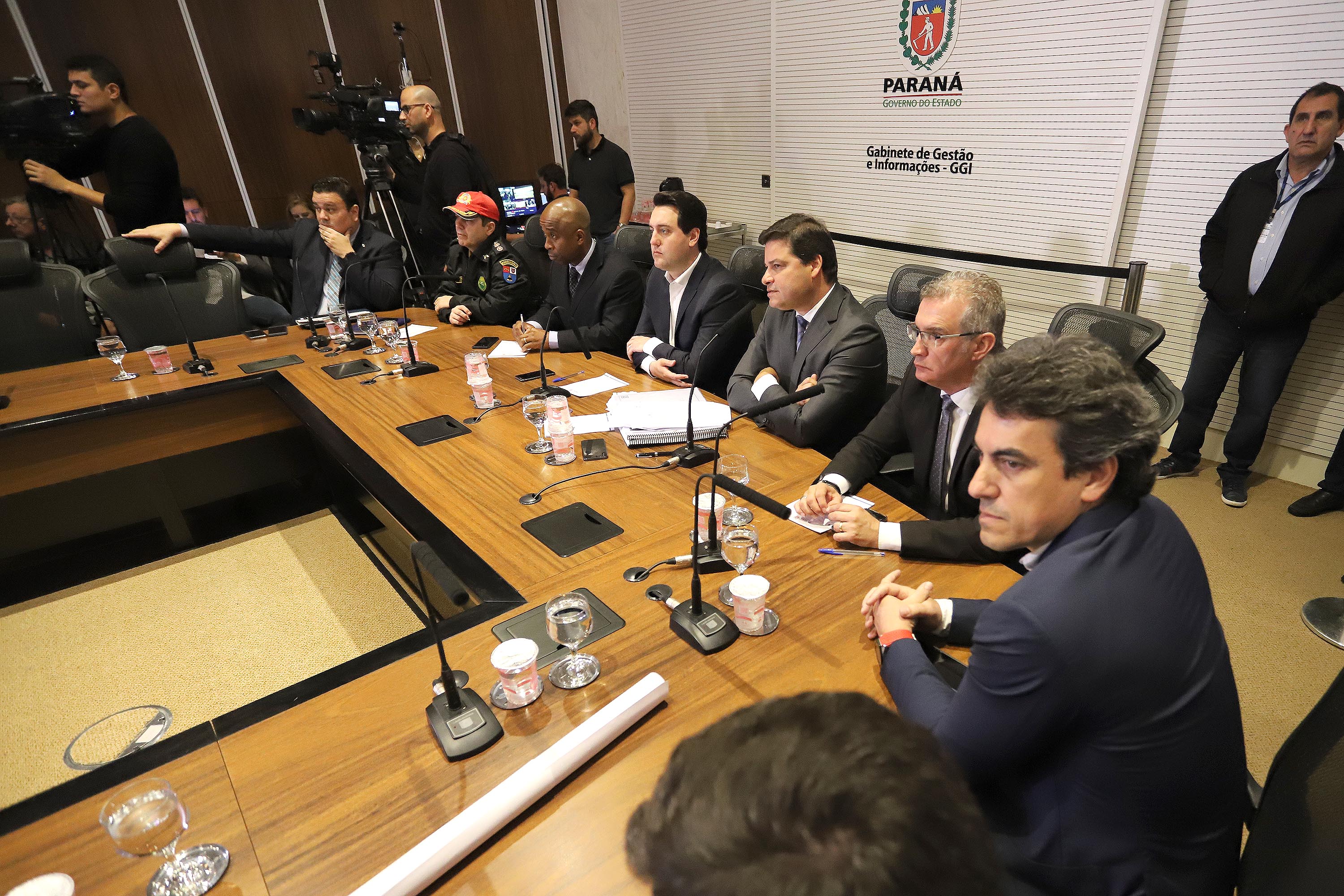 O governador Carlos Massa Ratinho Junior e o secretário de Infraestrutura e Logística, Sandro Alex, divulgaram nesta segunda-feira (21), quais as obras aprovadas pelo Governo do Estado para serem realizadas com os recursos do acordo de leniência firmado entre a concessionária Rodonorte e o Ministério Público Federal (MPF)