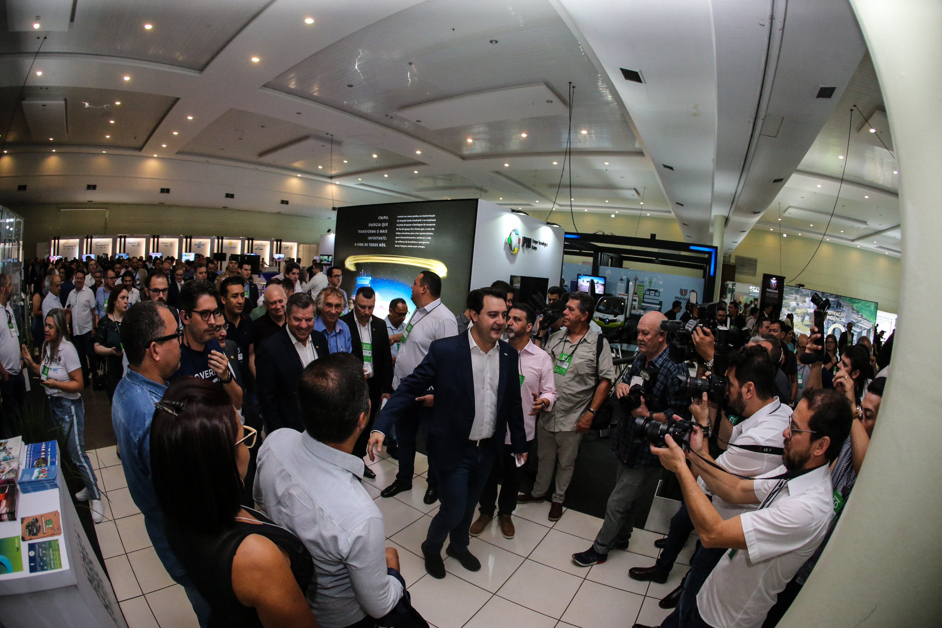 O governador Carlos Massa Ratinho Junior faz a abertura nesta quinta-feira (31), do encontro de capacitação Governo 5.0 no Hotel Rafain Palace & Convention, em Foz do Iguaçu. Foz do Iguaçu, 17/10/2019 - Foto: Geraldo Bubniak/AEN