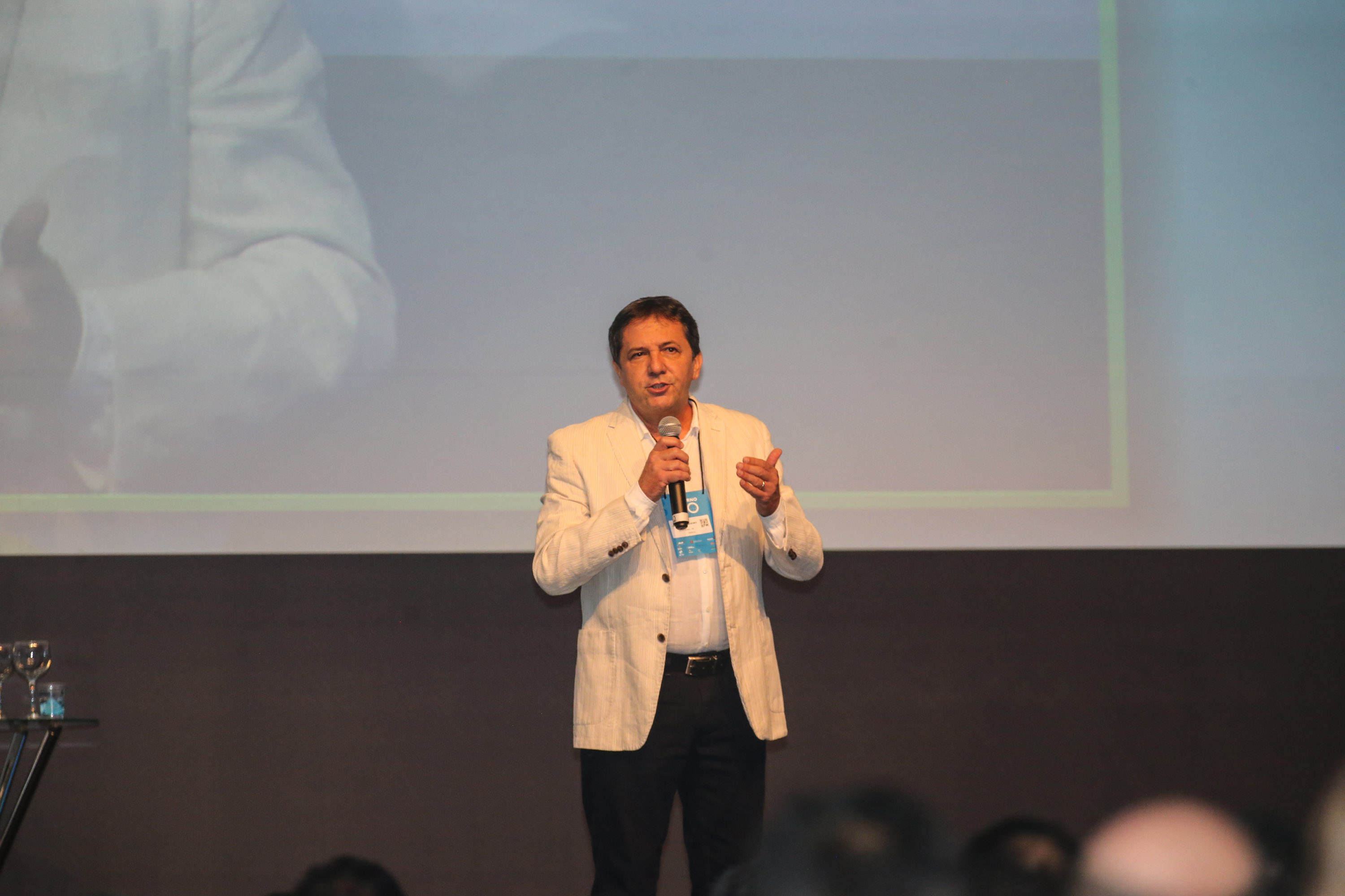 O governador Carlos Massa Ratinho Junior faz a abertura nesta quinta-feira (31), do encontro de capacitação Governo 5.0 no Hotel Rafain Palace & Convention, em Foz do Iguaçu. Na foto, o prefeito de Foz do Iguaçu, Chico Brasileiro. Foz do Iguaçu, 17/10/2019 - Foto: Geraldo Bubniak/AEN