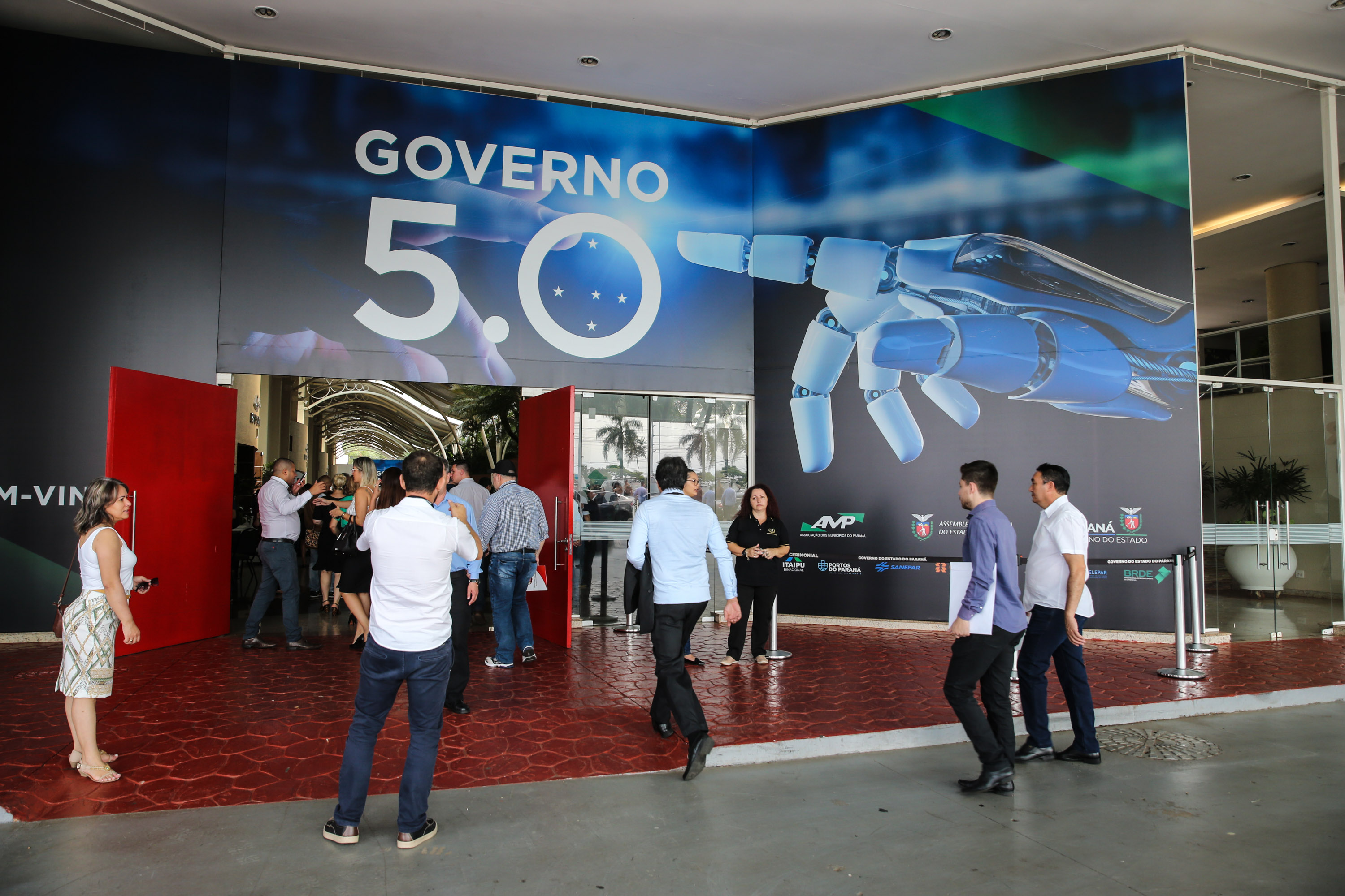 O governador Carlos Massa Ratinho Junior faz a abertura nesta quinta-feira (31), do encontro de capacitação Governo 5.0 no Hotel Rafain Palace & Convention, em Foz do Iguaçu. Foz do Iguaçu, 17/10/2019 - Foto: Geraldo Bubniak/AEN