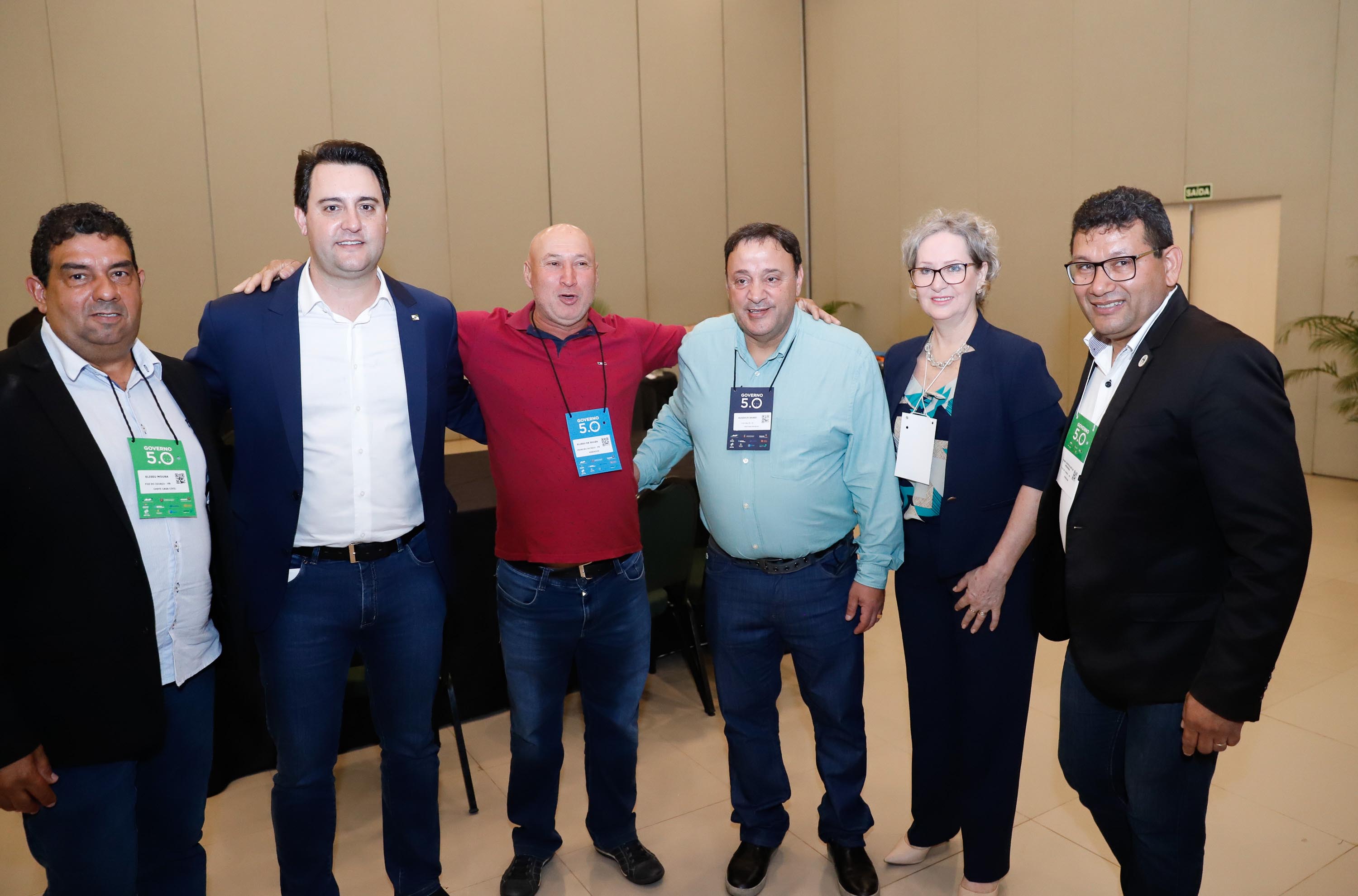 O governador Carlos Massa Ratinho Junior disse nesta quinta-feira (31), na abertura do encontro Governo 5.0, em Foz do Iguaçu, que o planejamento do Estado para os próximos anos será feito a muitas mãos, em parceria com os municípios, e que a inovação, o Novo Pensar e Novo Fazer, deve estar a serviço de todos os paranaenses. Ratinho Junior também assinou um pacote de investimentos de R$ 351 milhões nos municípios para os próximos anos.