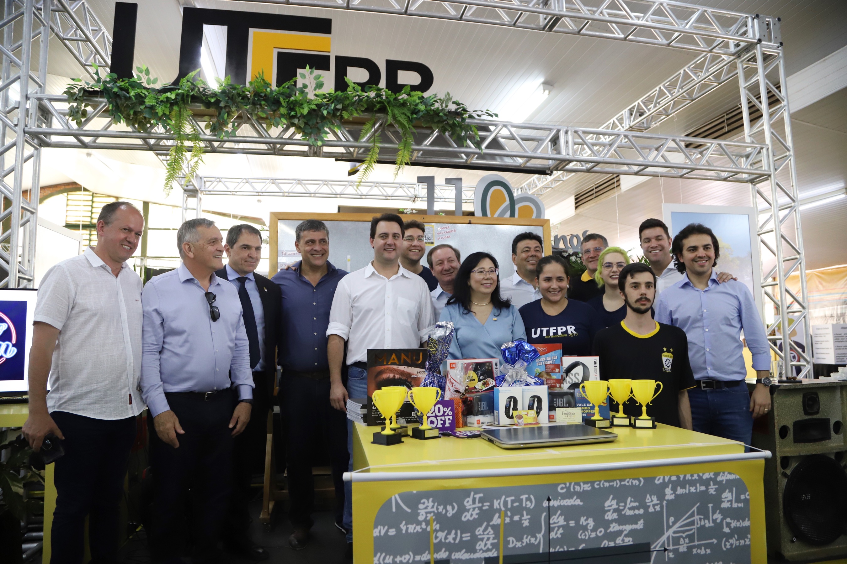 O governador Carlos Massa Ratinho Junior assinou na manhã desta terça-feira (12) a transferência da sede do Governo do Paraná para Pato Branco, polo do Sudoeste do Paraná