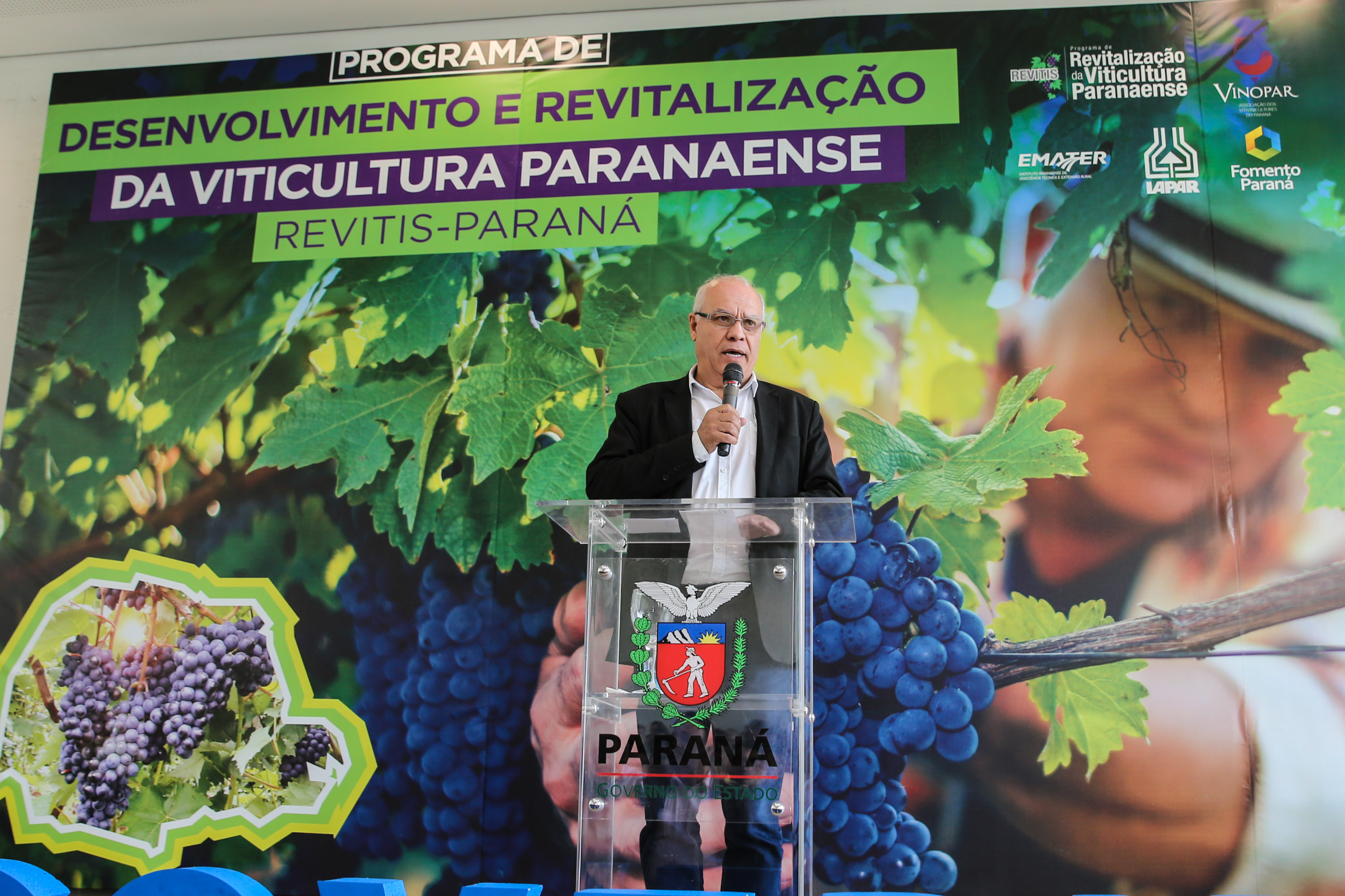 O Governador Carlos Massa Ratinho Júnior e o secretário estadual da Agricultura e Abastecimento, Norberto Ortigara, lançam nesta terça-feira (26), o programa de Desenvolvimento e Revitalização da Viticultura e da Agroindústria Vitícola no Paraná, o Revitis. Na foto, Natalino Avance de Souza, presidente da Emater. Curitiba, 26/11/2019 - Foto: Geraldo Bubniak/AEN