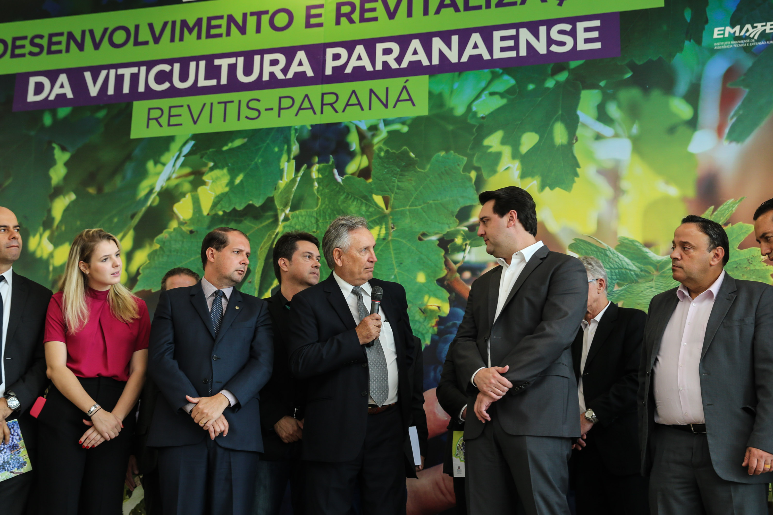 O Governador Carlos Massa Ratinho Júnior e o secretário estadual da Agricultura e Abastecimento, Norberto Ortigara, lançam nesta terça-feira (26), o programa de Desenvolvimento e Revitalização da Viticultura e da Agroindústria Vitícola no Paraná, o Revitis. Curitiba, 26/11/2019 - Foto: Geraldo Bubniak/AEN