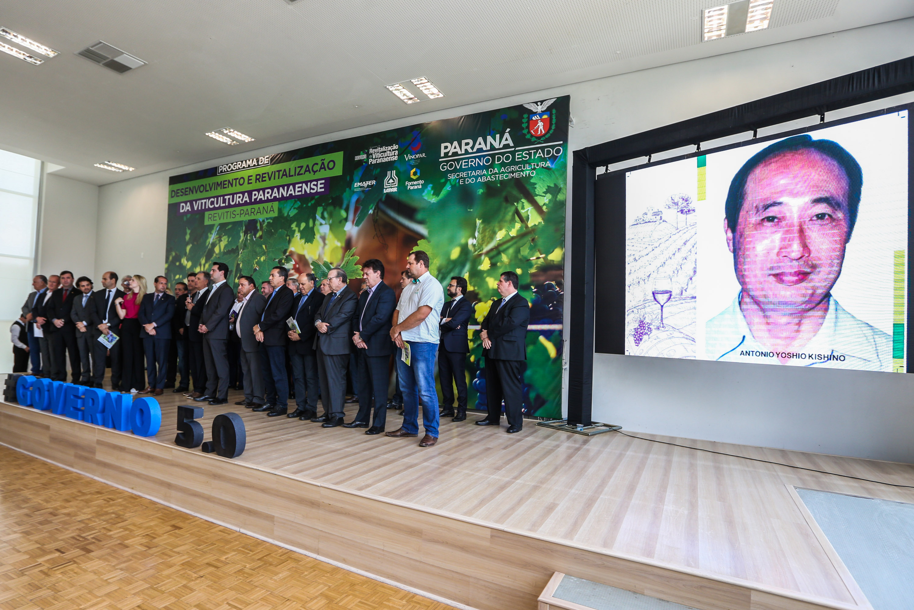 O Governador Carlos Massa Ratinho Júnior e o secretário estadual da Agricultura e Abastecimento, Norberto Ortigara, lançam nesta terça-feira (26), o programa de Desenvolvimento e Revitalização da Viticultura e da Agroindústria Vitícola no Paraná, o Revitis. Curitiba, 26/11/2019 - Foto: Geraldo Bubniak/AEN