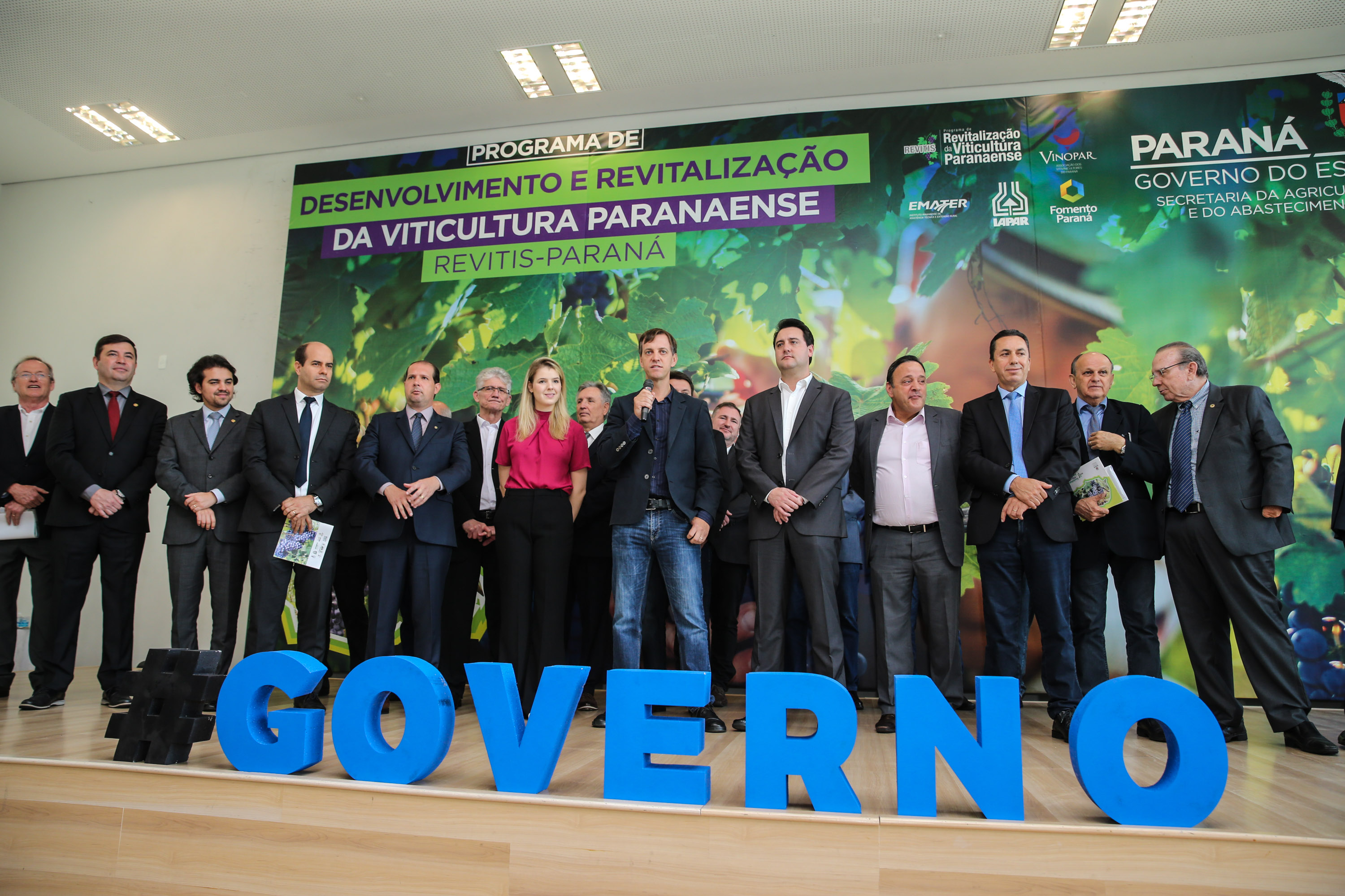 O Governador Carlos Massa Ratinho Júnior e o secretário estadual da Agricultura e Abastecimento, Norberto Ortigara, lançam nesta terça-feira (26), o programa de Desenvolvimento e Revitalização da Viticultura e da Agroindústria Vitícola no Paraná, o Revitis. Curitiba, 26/11/2019 - Foto: Geraldo Bubniak/AEN