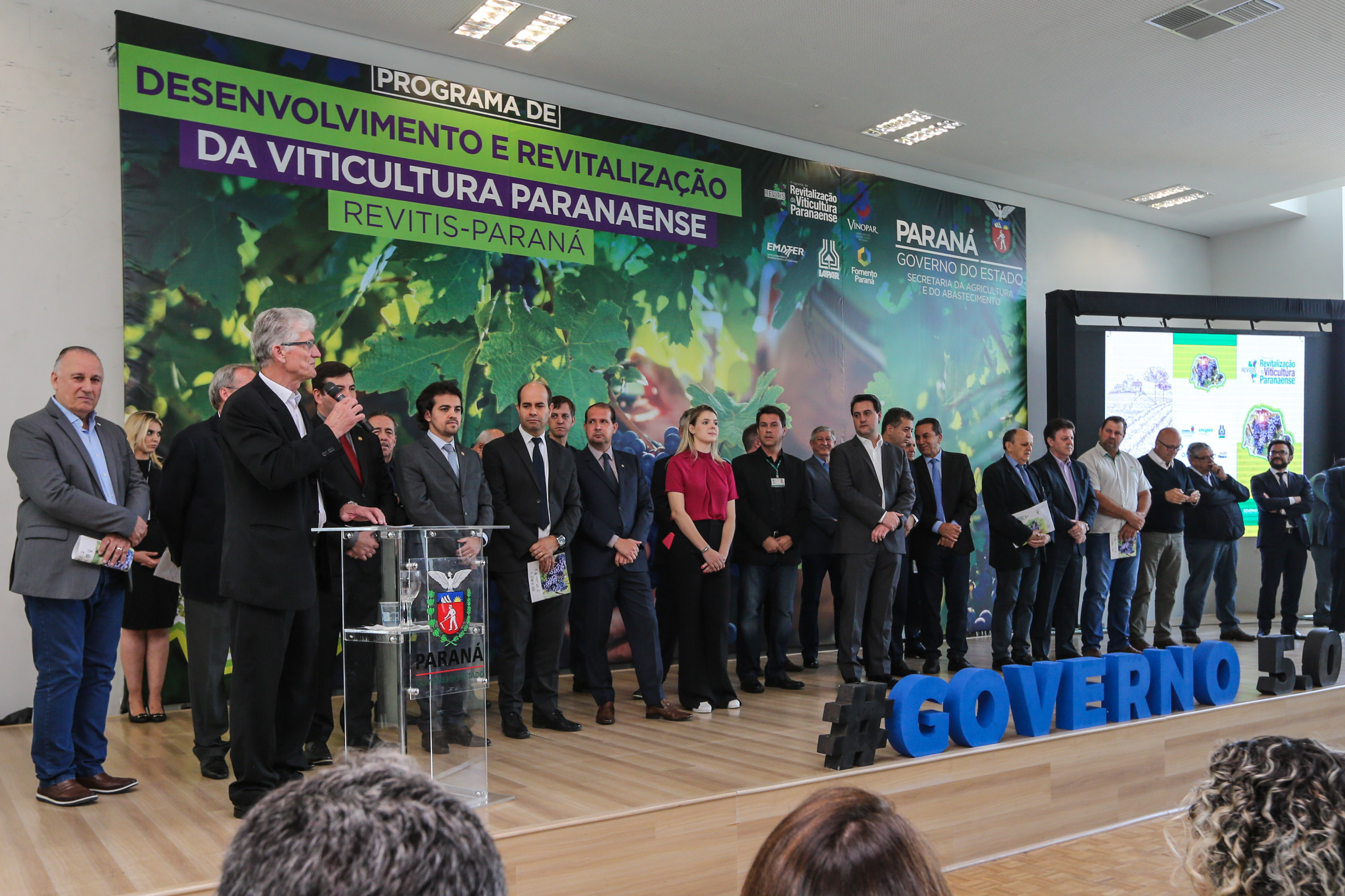 O Governador Carlos Massa Ratinho Júnior e o secretário estadual da Agricultura e Abastecimento, Norberto Ortigara, lançam nesta terça-feira (26), o programa de Desenvolvimento e Revitalização da Viticultura e da Agroindústria Vitícola no Paraná, o Revitis. Curitiba, 26/11/2019 - Foto: Geraldo Bubniak/AEN