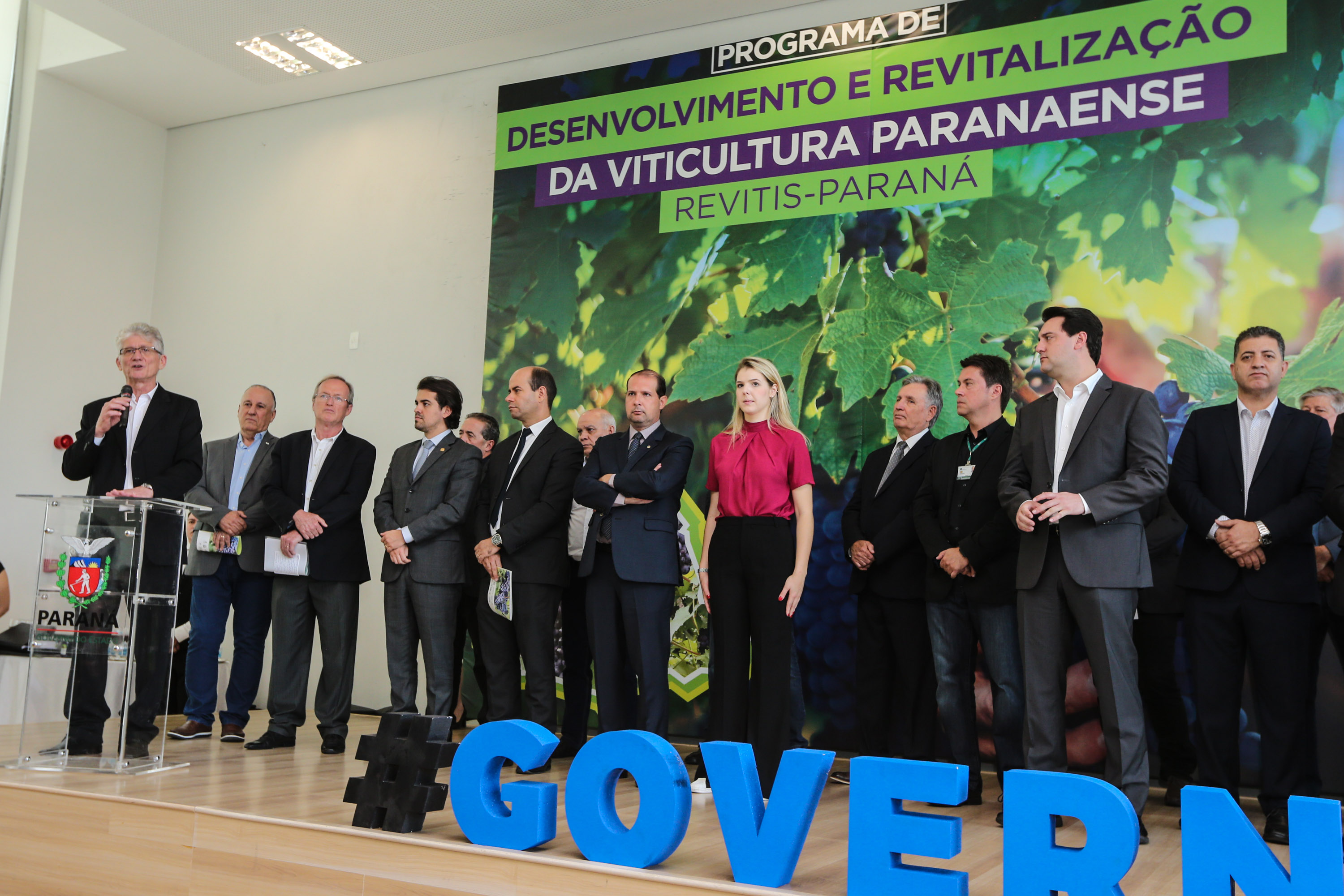 O Governador Carlos Massa Ratinho Júnior e o secretário estadual da Agricultura e Abastecimento, Norberto Ortigara, lançam nesta terça-feira (26), o programa de Desenvolvimento e Revitalização da Viticultura e da Agroindústria Vitícola no Paraná, o Revitis. Curitiba, 26/11/2019 - Foto: Geraldo Bubniak/AEN