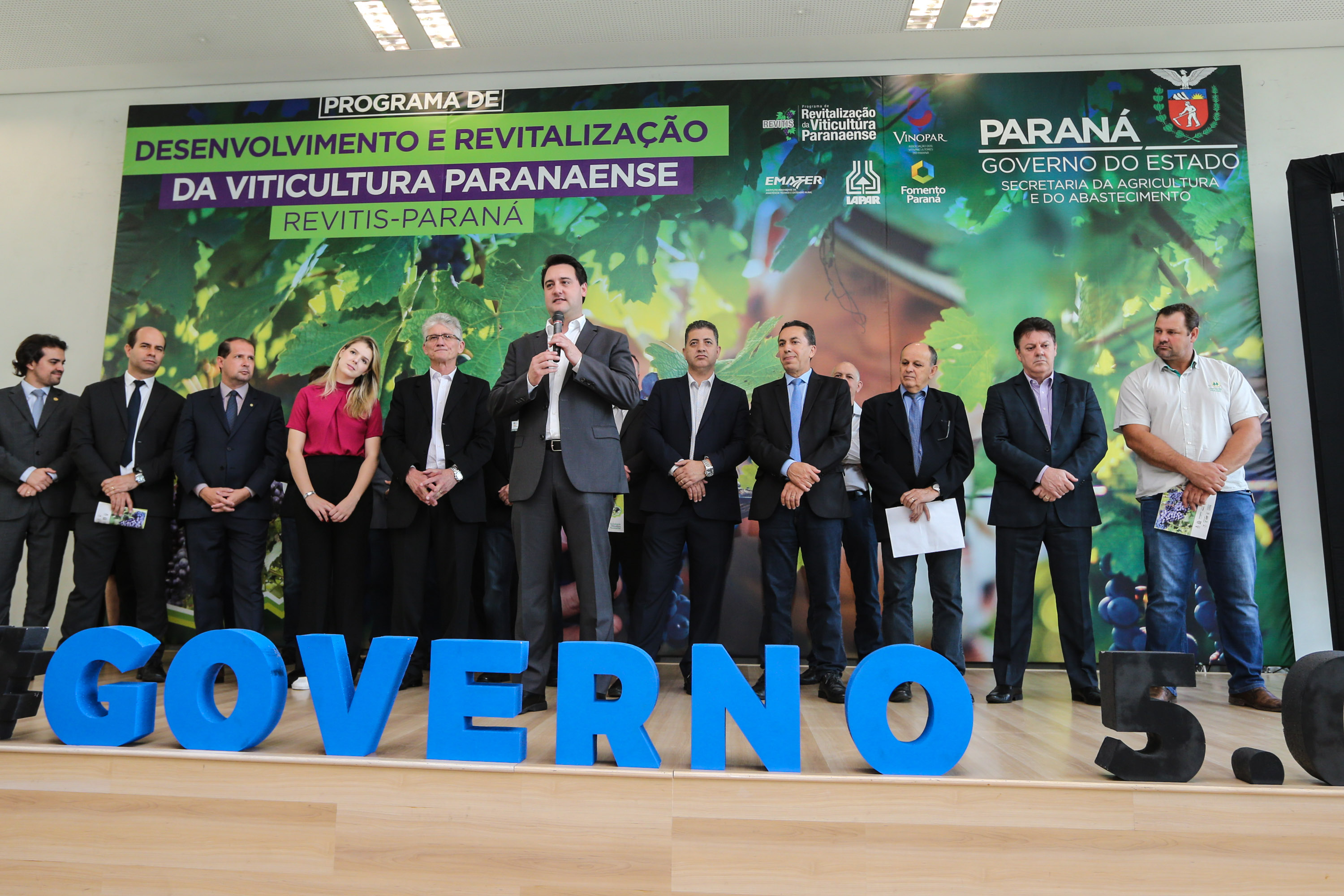 O Governador Carlos Massa Ratinho Júnior e o secretário estadual da Agricultura e Abastecimento, Norberto Ortigara, lançam nesta terça-feira (26), o programa de Desenvolvimento e Revitalização da Viticultura e da Agroindústria Vitícola no Paraná, o Revitis. Curitiba, 26/11/2019 - Foto: Geraldo Bubniak/AEN