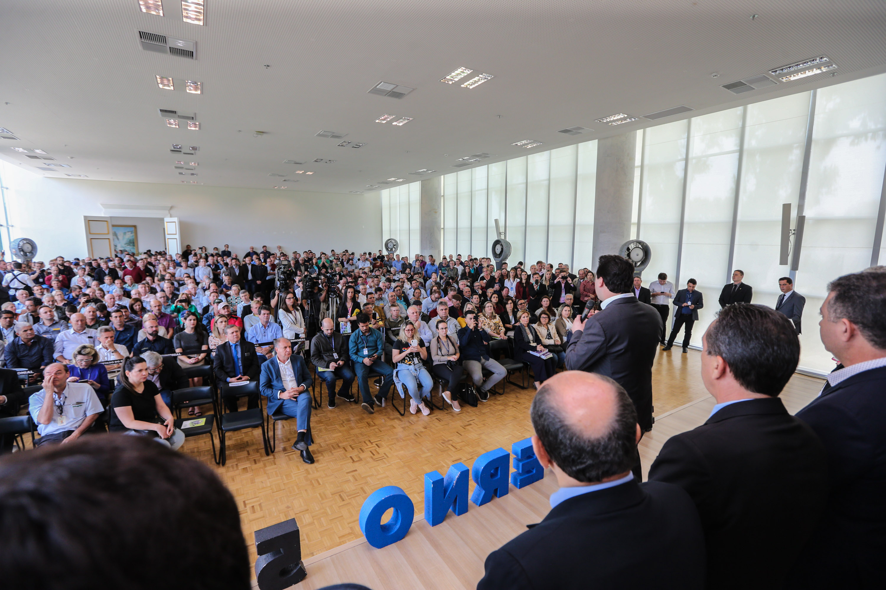 O Governador Carlos Massa Ratinho Júnior e o secretário estadual da Agricultura e Abastecimento, Norberto Ortigara, lançam nesta terça-feira (26), o programa de Desenvolvimento e Revitalização da Viticultura e da Agroindústria Vitícola no Paraná, o Revitis. Curitiba, 26/11/2019 - Foto: Geraldo Bubniak/AEN