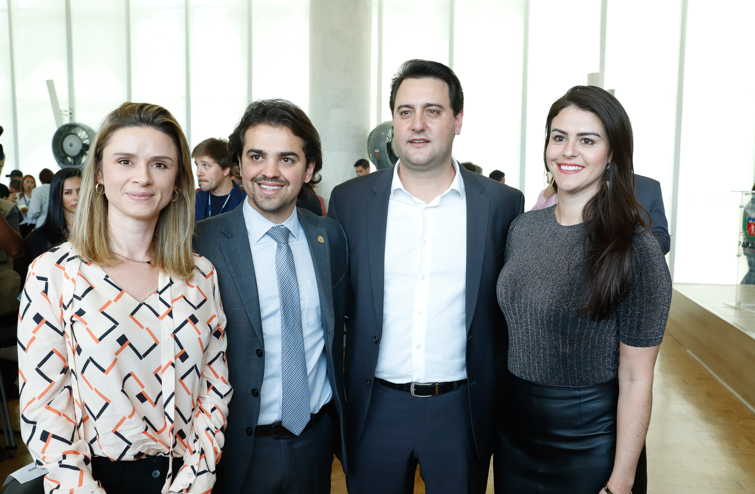 O governador Carlos Massa Ratinho Junior lançou nesta terça-feira (26), no Palácio Iguaçu, o programa Revitis, destinado a estimular a produção de uvas no Paraná. Iniciativa inédita no Estado, o programa está apoiado em quatro eixos: incentivo para a produção, reorganização da comercialização, desenvolvimento do turismo e apoio à agroindústria.
