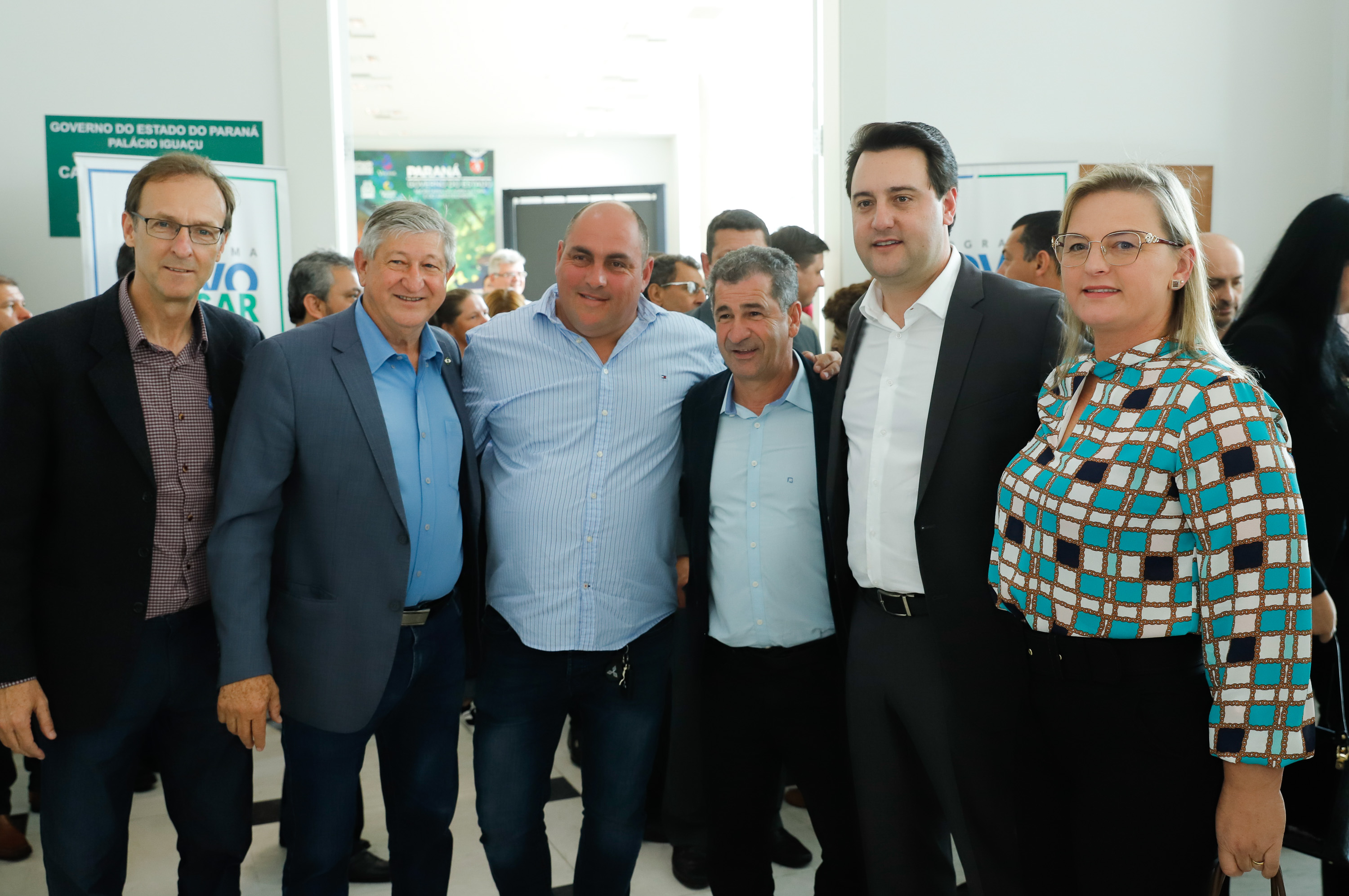 O governador Carlos Massa Ratinho Junior lançou nesta terça-feira (26), no Palácio Iguaçu, o programa Revitis, destinado a estimular a produção de uvas no Paraná. Iniciativa inédita no Estado, o programa está apoiado em quatro eixos: incentivo para a produção, reorganização da comercialização, desenvolvimento do turismo e apoio à agroindústria.