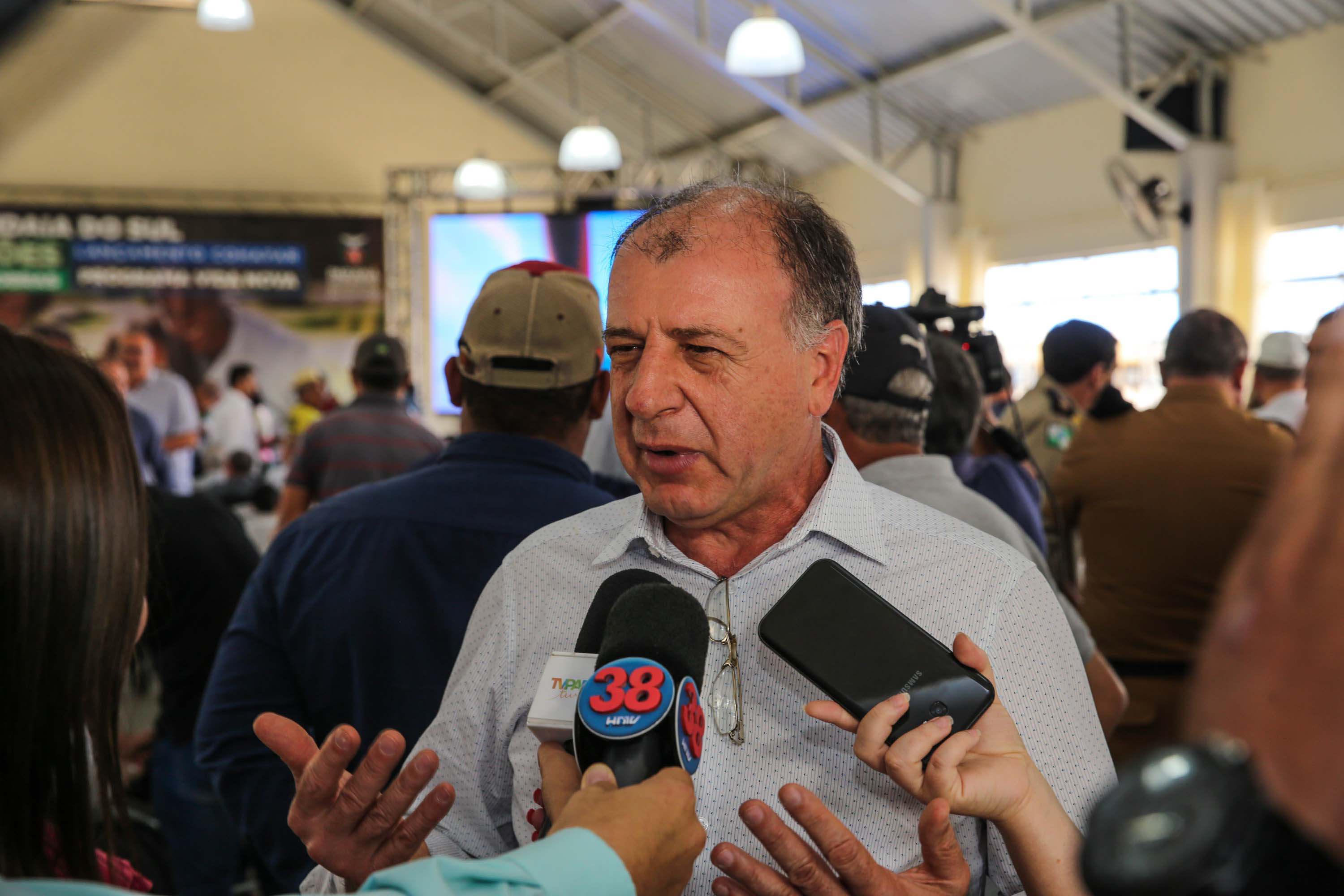 O Governador Carlos Massa Ratinho Júnior lança nesta quinta-feira (28), o Programa Vida Nova Paraná em Jandaia do Sul. E também anuncia recursos e ações nas áreas da saúde, desenvolvimento urbano e sinalização viária, além de entrega de ambulância e de viatura para a Polícia Militar. Na foto, secretário do Desenvolvimento Urbano e de Obras Públicas (SEDU), João Carlos Ortega,Jandaia do Sul, 28/11/2019 - Foto: Geraldo Bubniak/AEN