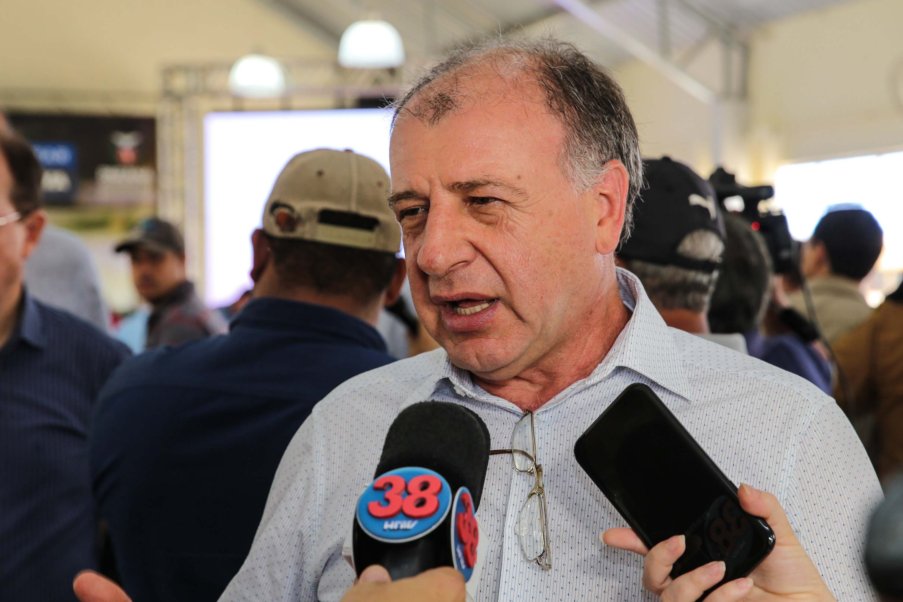 O Governador Carlos Massa Ratinho Júnior lança nesta quinta-feira (28), o Programa Vida Nova Paraná em Jandaia do Sul. E também anuncia recursos e ações nas áreas da saúde, desenvolvimento urbano e sinalização viária, além de entrega de ambulância e de viatura para a Polícia Militar. Na foto, secretário do Desenvolvimento Urbano e de Obras Públicas (SEDU), João Carlos Ortega,Jandaia do Sul, 28/11/2019 - Foto: Geraldo Bubniak/AEN