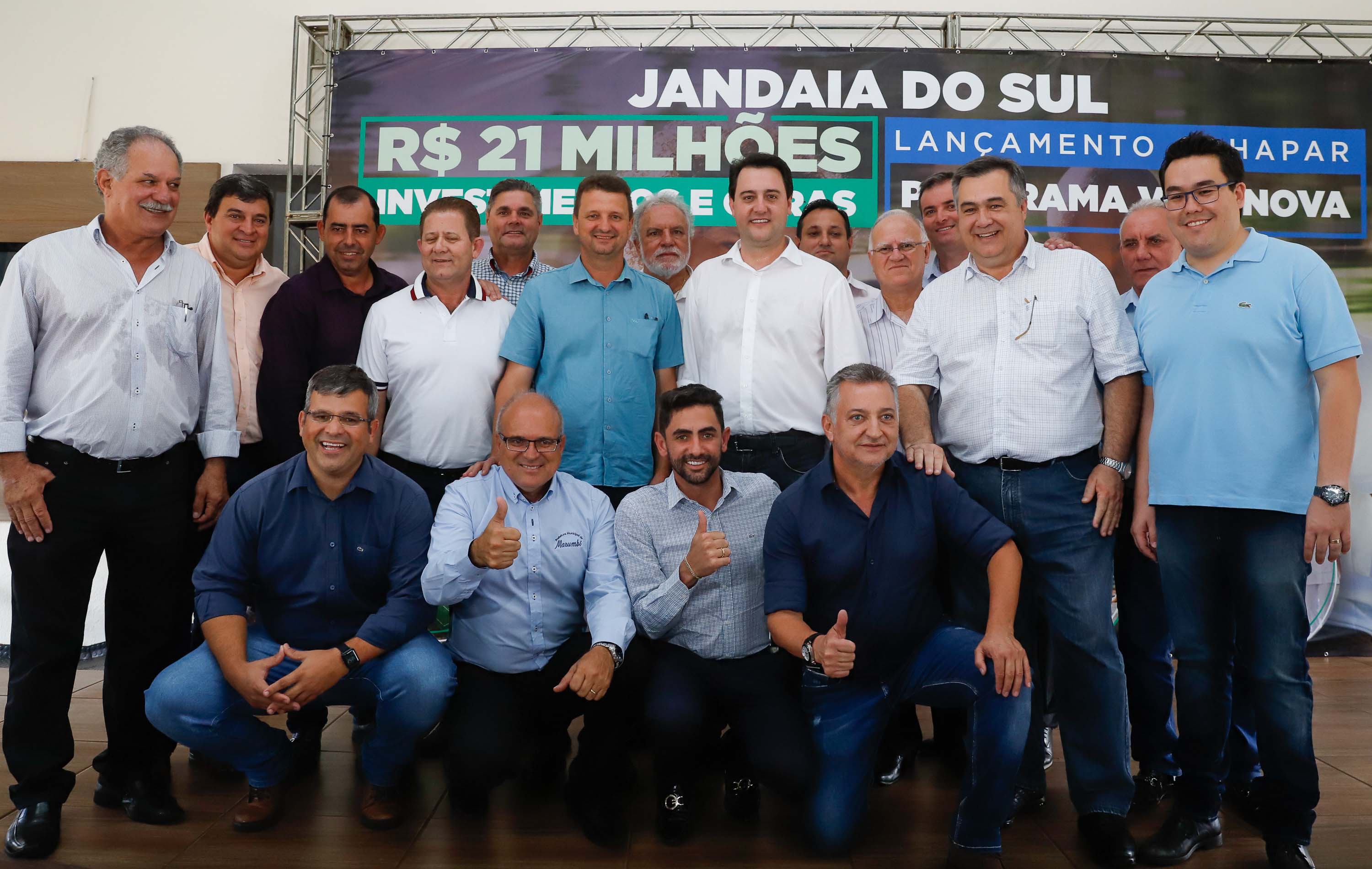 O município de Jandaia do Sul, no Vale do Ivaí, receberá uma série de ações do Governo do Estado nas áreas da saúde, segurança, saneamento, esporte, desenvolvimento urbano e para a sinalização de trânsito. Os investimentos somam R$ 21 milhões e foram confirmados pelo governador Carlos Massa Ratinho Junior nesta quinta-feira (28), em evento no município.