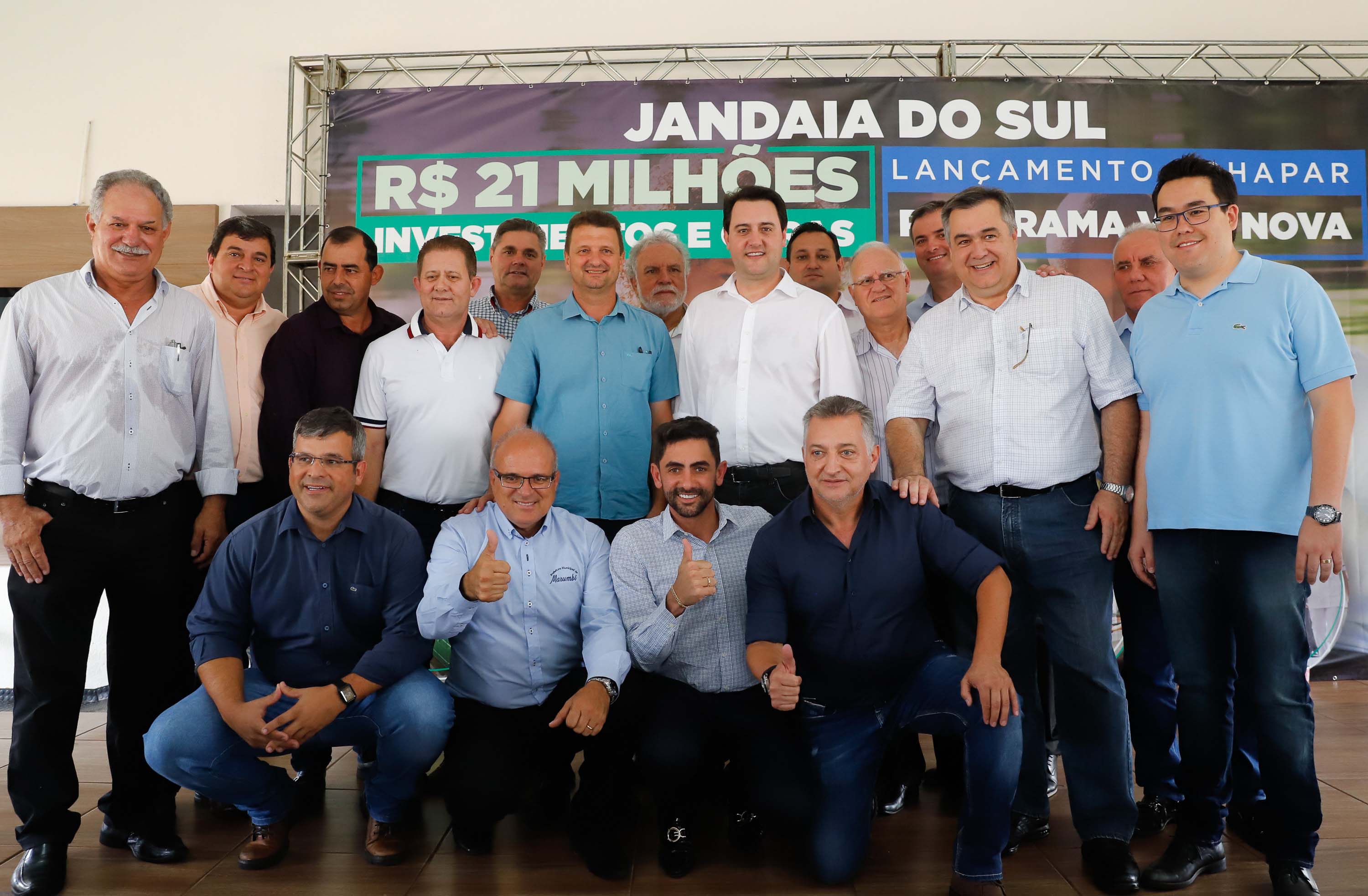 O município de Jandaia do Sul, no Vale do Ivaí, receberá uma série de ações do Governo do Estado nas áreas da saúde, segurança, saneamento, esporte, desenvolvimento urbano e para a sinalização de trânsito. Os investimentos somam R$ 21 milhões e foram confirmados pelo governador Carlos Massa Ratinho Junior nesta quinta-feira (28), em evento no município.