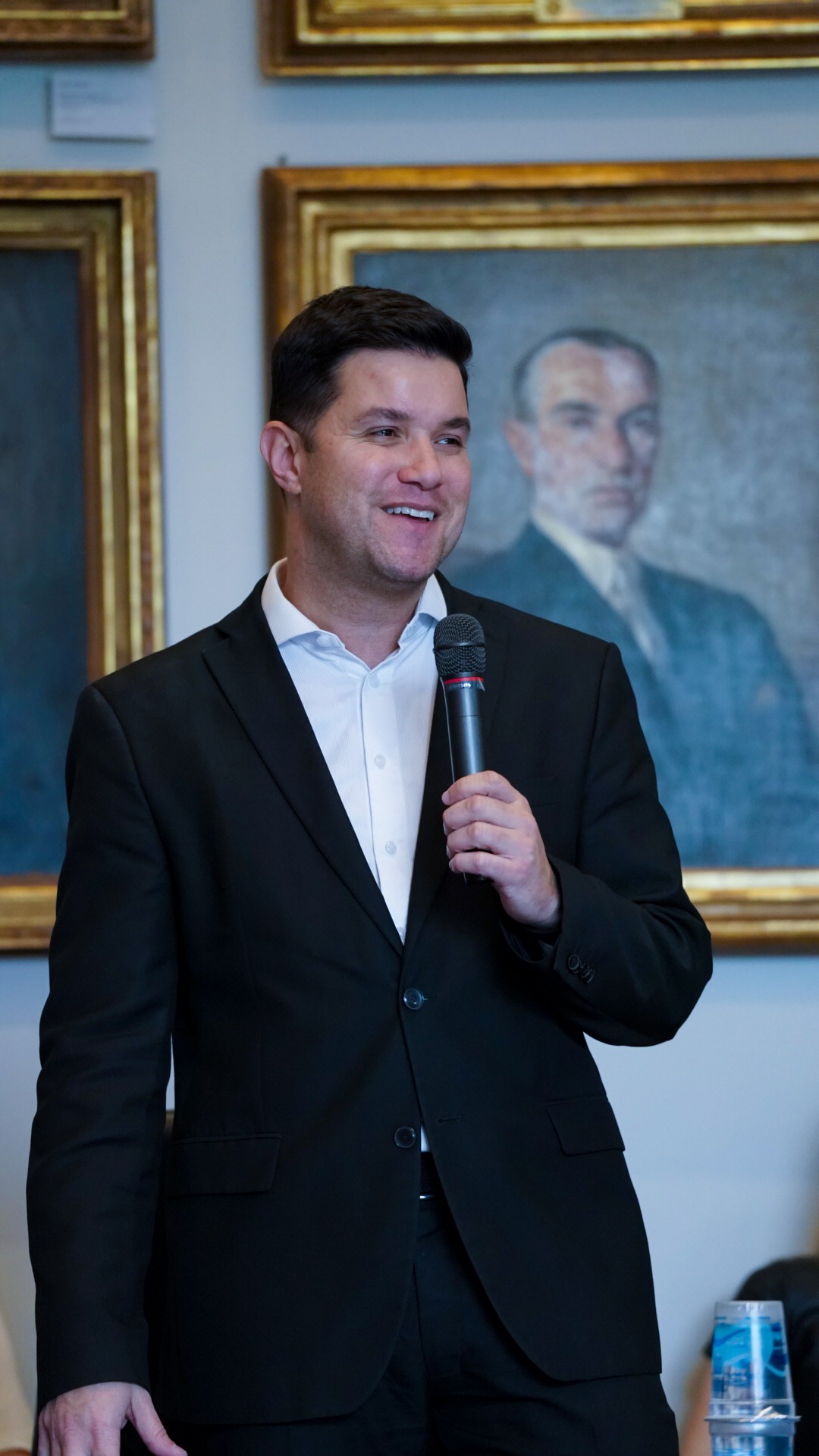 O Governo do Estado conclui esta semana a rodada de autorizações para liberação de recursos do programa Paraná Mais Cidades, que começou há cerca de dois meses. Coordenado pela Casa Civil, o programa é uma parceria entre o Governo e a Assembleia Legislativa e conta com R$ 351 milhões, provenientes do Tesouro Estadual e da devolução do exercício orçamentário do Legislativo. Foto: Guilherme Flores/Casa Civil