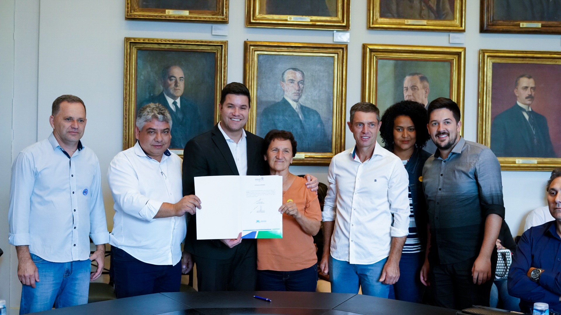 O Governo do Estado conclui esta semana a rodada de autorizações para liberação de recursos do programa Paraná Mais Cidades, que começou há cerca de dois meses. Coordenado pela Casa Civil, o programa é uma parceria entre o Governo e a Assembleia Legislativa e conta com R$ 351 milhões, provenientes do Tesouro Estadual e da devolução do exercício orçamentário do Legislativo. Foto: Guilherme Flores/Casa Civil