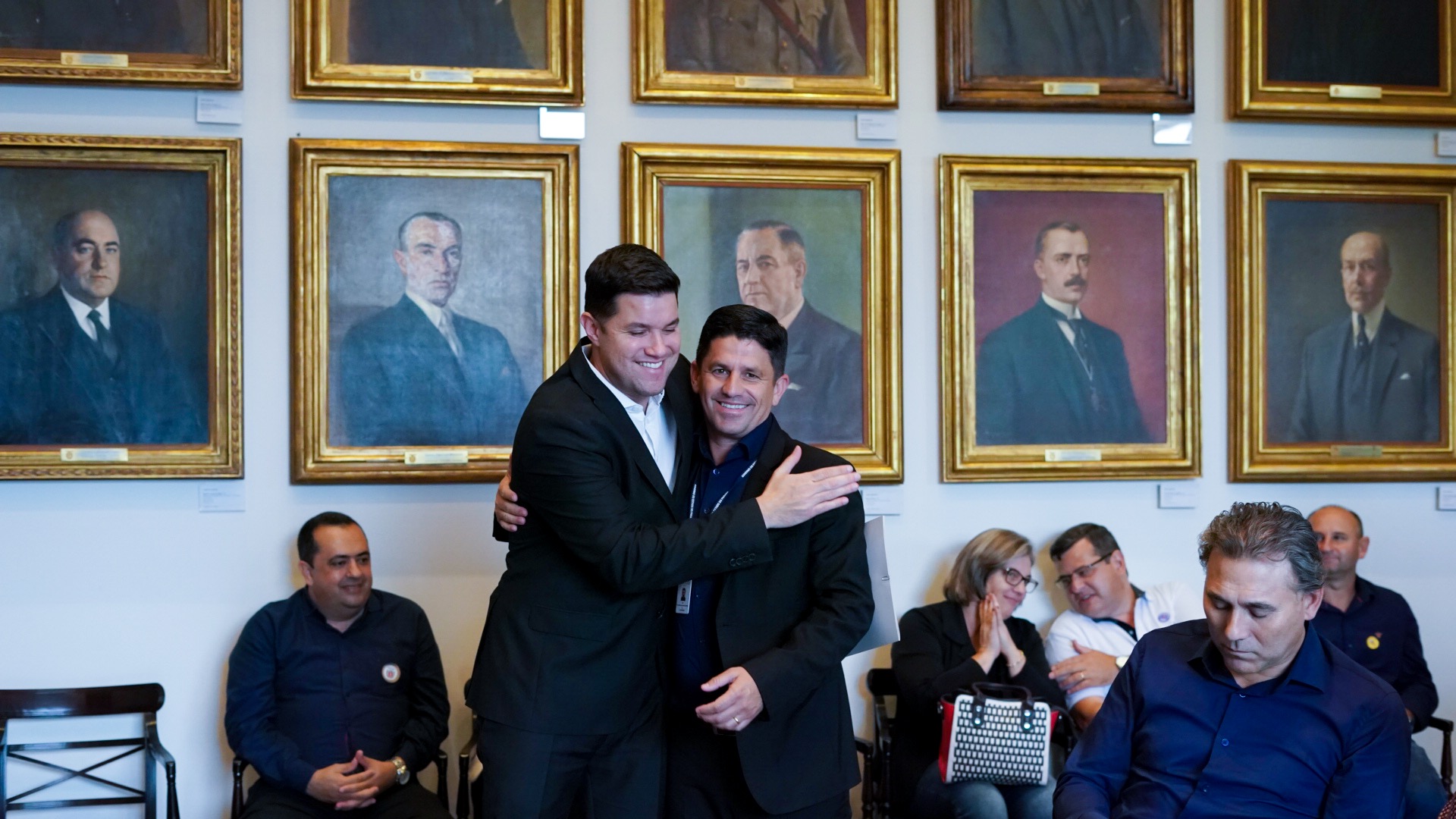 O Governo do Estado conclui esta semana a rodada de autorizações para liberação de recursos do programa Paraná Mais Cidades, que começou há cerca de dois meses. Coordenado pela Casa Civil, o programa é uma parceria entre o Governo e a Assembleia Legislativa e conta com R$ 351 milhões, provenientes do Tesouro Estadual e da devolução do exercício orçamentário do Legislativo. Foto: Guilherme Flores/Casa Civil
