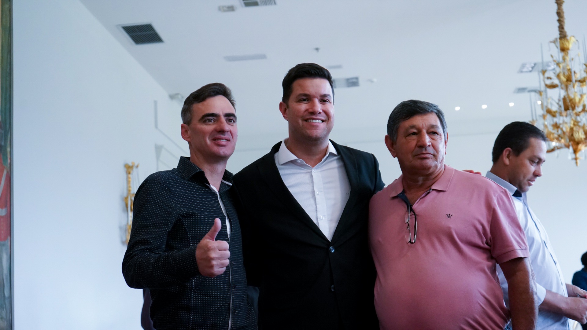 O Governo do Estado conclui esta semana a rodada de autorizações para liberação de recursos do programa Paraná Mais Cidades, que começou há cerca de dois meses. Coordenado pela Casa Civil, o programa é uma parceria entre o Governo e a Assembleia Legislativa e conta com R$ 351 milhões, provenientes do Tesouro Estadual e da devolução do exercício orçamentário do Legislativo. Foto: Guilherme Flores/Casa Civil