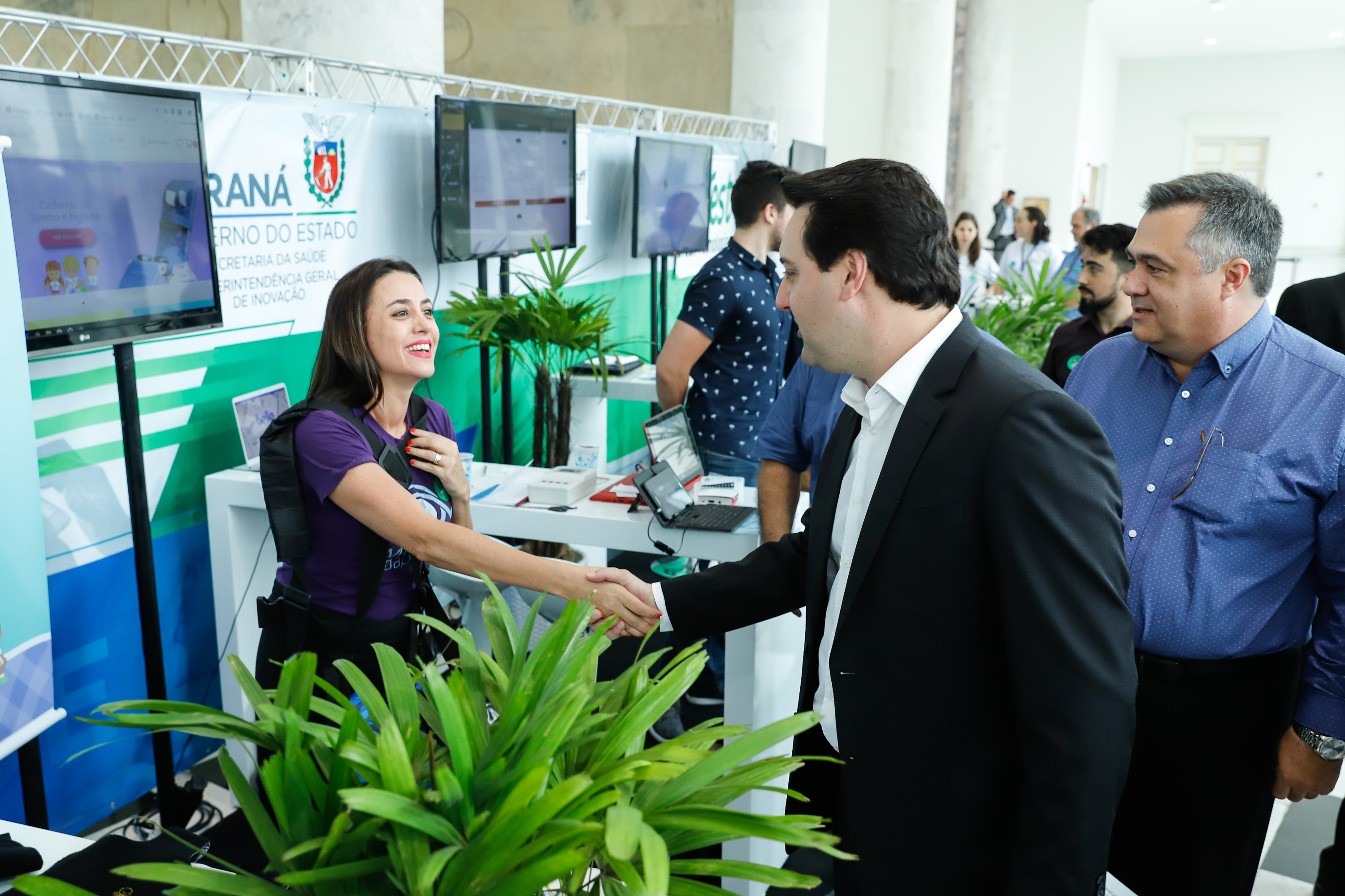 O governador Carlos Massa Ratinho Junior autorizou nesta quarta-feira (11), em cerimônia no Palácio Iguaçu, a liberação de R$ 168 milhões para a saúde pública de 297 municípios paranaenses.