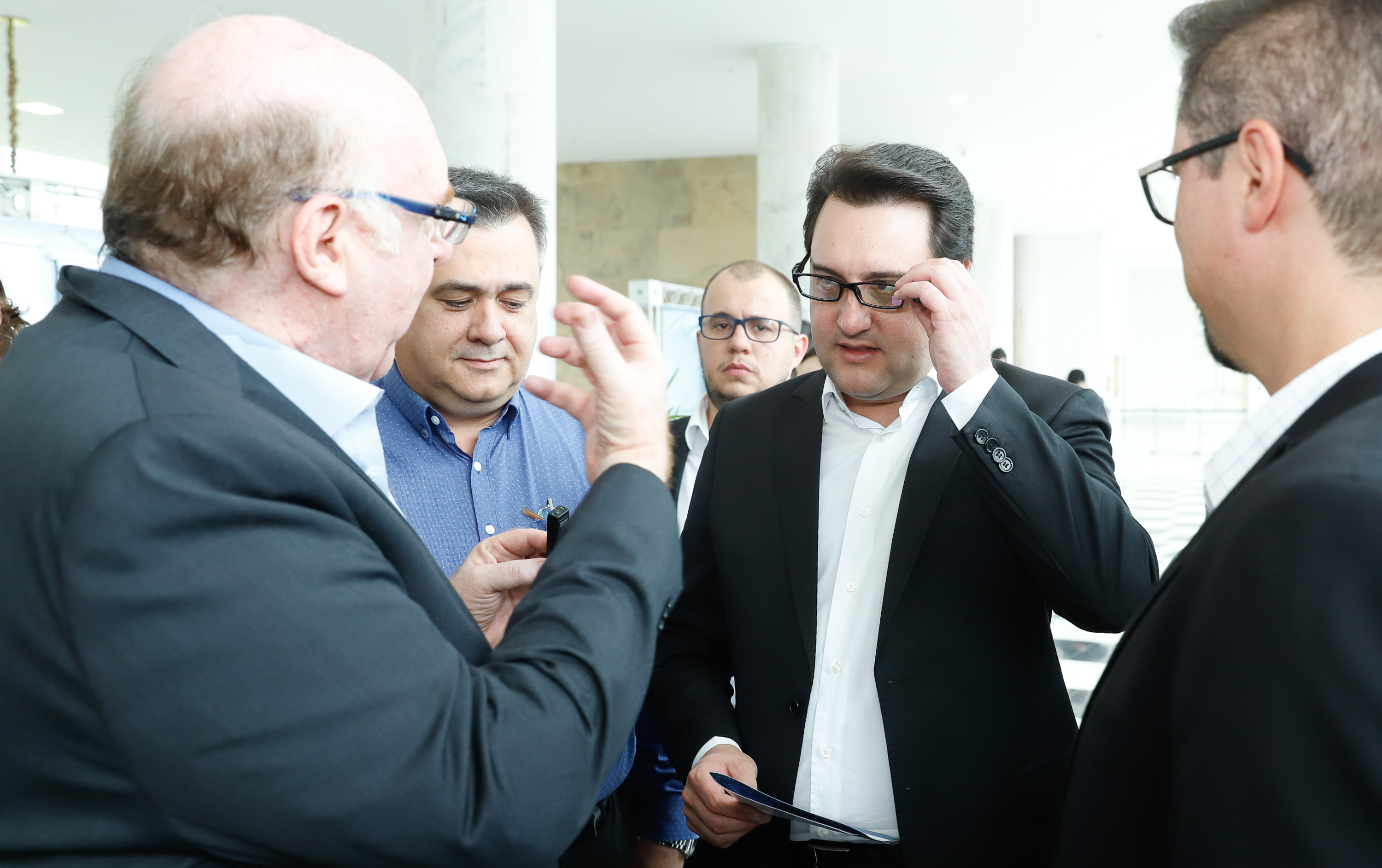 O governador Carlos Massa Ratinho Junior autorizou nesta quarta-feira (11), em cerimônia no Palácio Iguaçu, a liberação de R$ 168 milhões para a saúde pública de 297 municípios paranaenses.