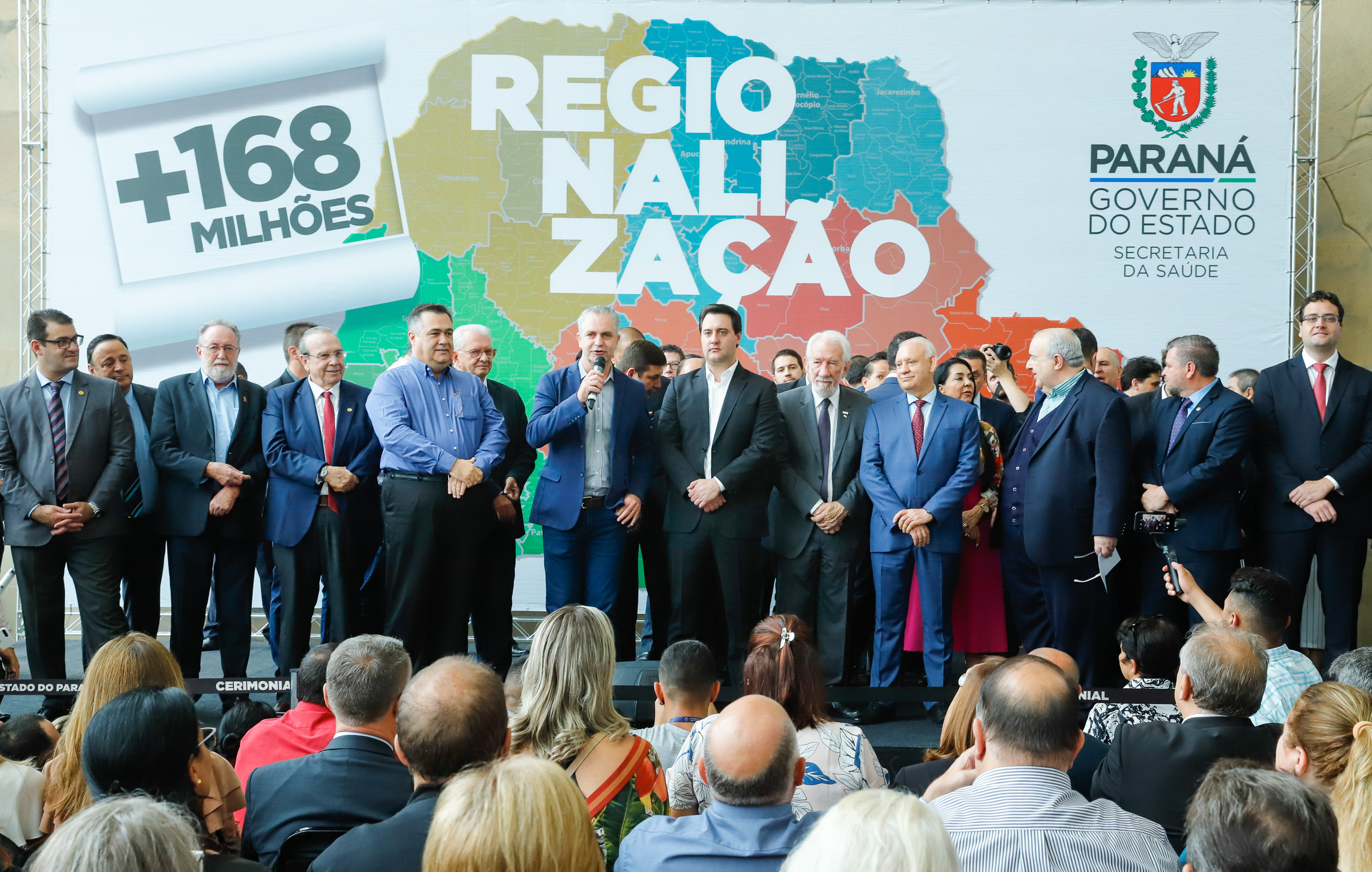 O governador Carlos Massa Ratinho Junior autorizou nesta quarta-feira (11), em cerimônia no Palácio Iguaçu, a liberação de R$ 168 milhões para a saúde pública de 297 municípios paranaenses.