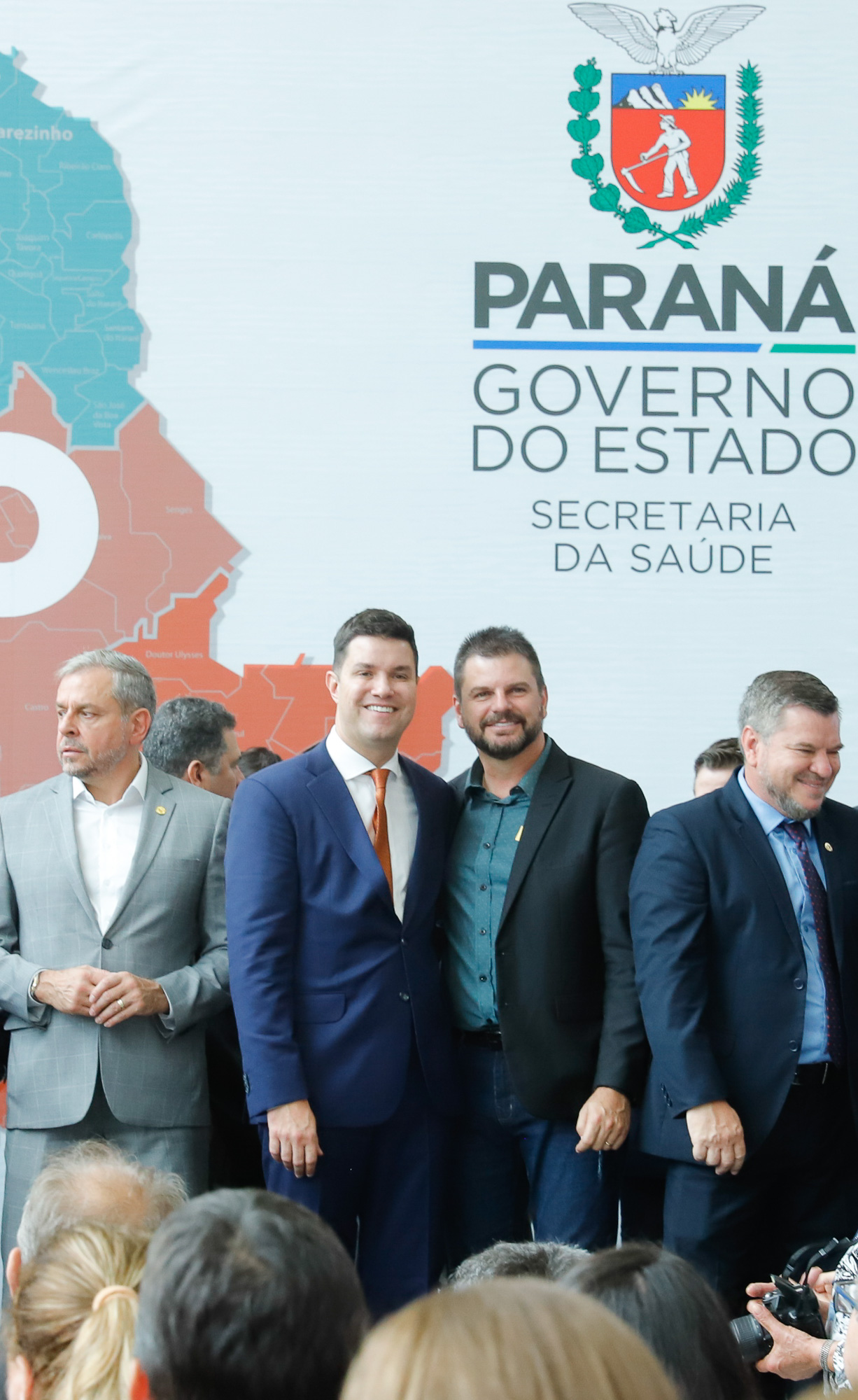 O governador Carlos Massa Ratinho Junior autorizou nesta quarta-feira (11), em cerimônia no Palácio Iguaçu, a liberação de R$ 168 milhões para a saúde pública de 297 municípios paranaenses.