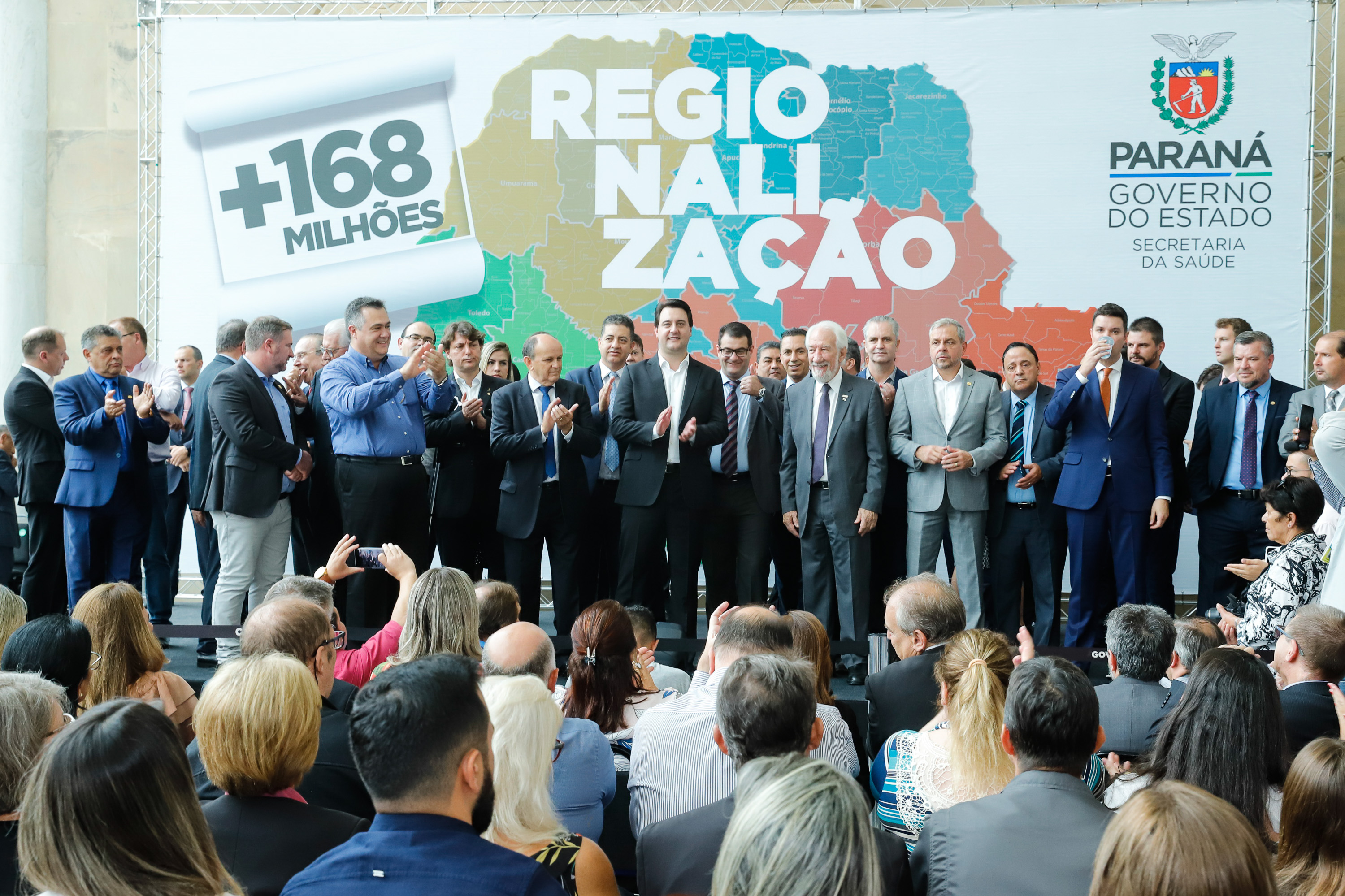 O governador Carlos Massa Ratinho Junior autorizou nesta quarta-feira (11), em cerimônia no Palácio Iguaçu, a liberação de R$ 168 milhões para a saúde pública de 297 municípios paranaenses.