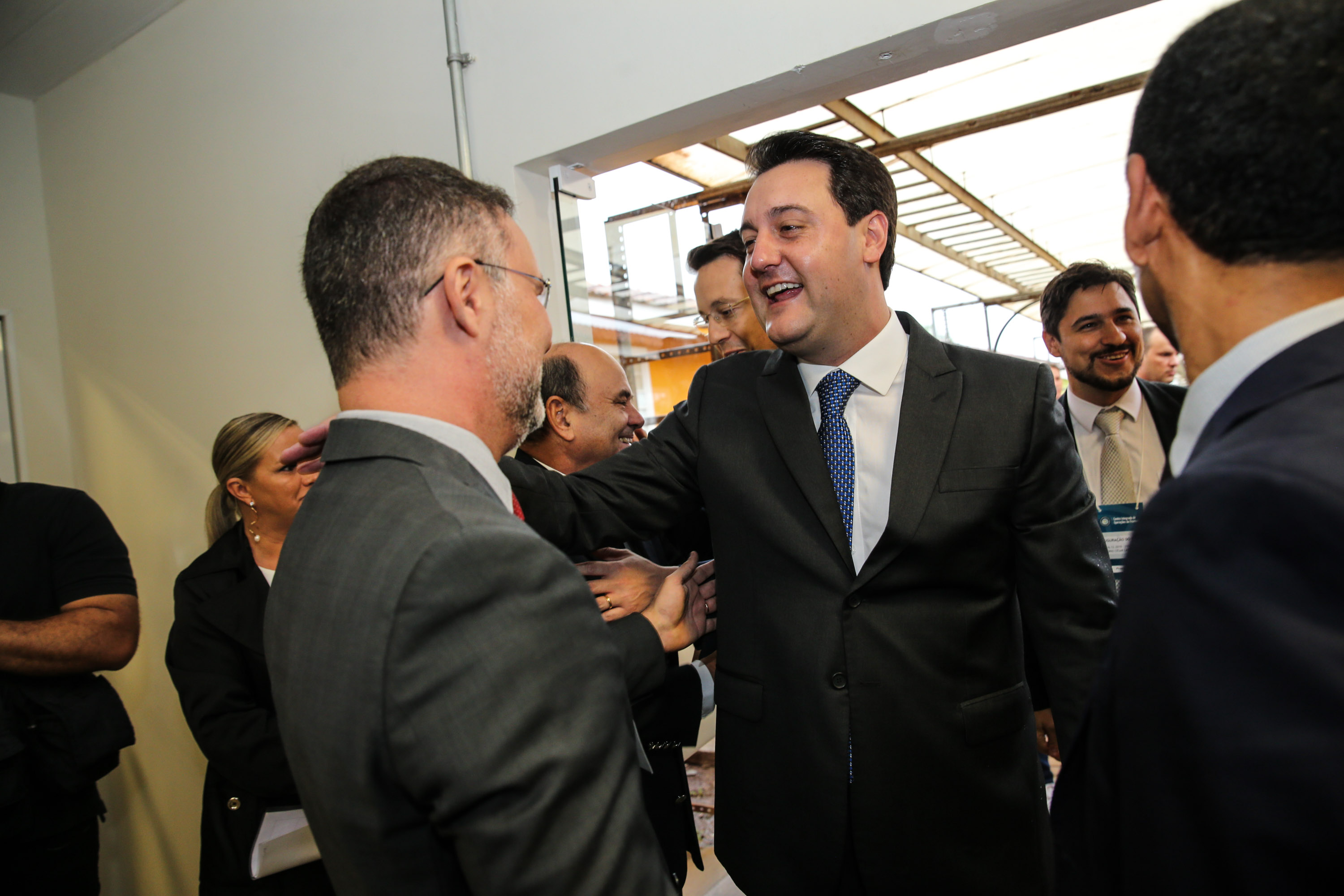 CIOF FOZ O Governador Carlos Massa Ratinho Junior e o ministro da Justiça e Segurança Pública, Sergio Moro, inauguram nesta segunda-feira (16), em Foz do Iguaçu, o Centro Integrado de Operações de Fronteira. O CIOF reforçará as ações estratégicas estaduais de combate ao tráfico e ao crime organizado. A estrutura passa a integrar o Parque Tecnológico Itaipu, na Itaipu Binacional.Foz do Iguaçu, 16/12/2019 - Foto: Geraldo Bubniak/AEN