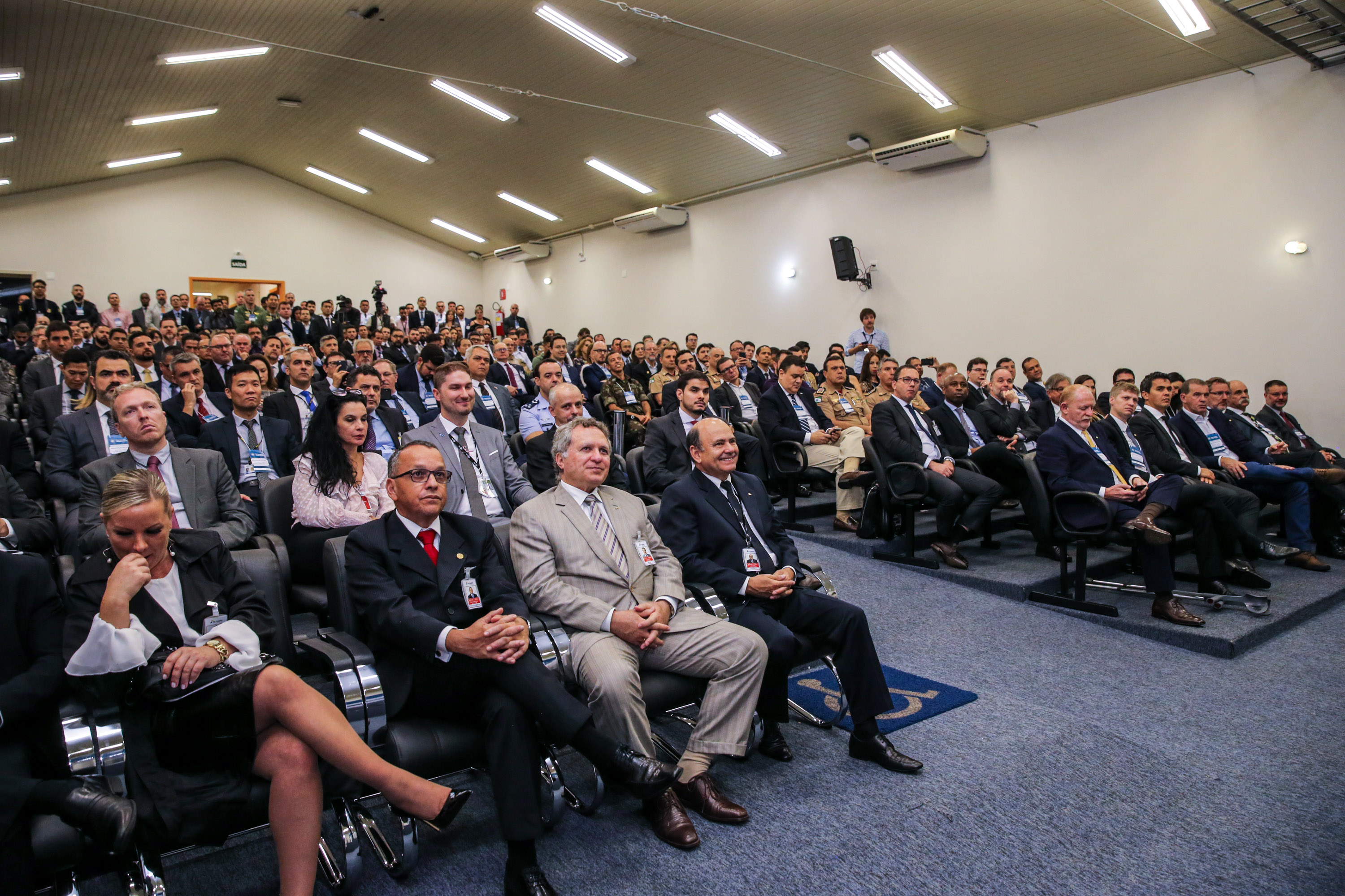 CIOF FOZ O Governador Carlos Massa Ratinho Junior e o ministro da Justiça e Segurança Pública, Sergio Moro, inauguram nesta segunda-feira (16), em Foz do Iguaçu, o Centro Integrado de Operações de Fronteira. O CIOF reforçará as ações estratégicas estaduais de combate ao tráfico e ao crime organizado. A estrutura passa a integrar o Parque Tecnológico Itaipu, na Itaipu Binacional.Foz do Iguaçu, 16/12/2019 - Foto: Geraldo Bubniak/AEN