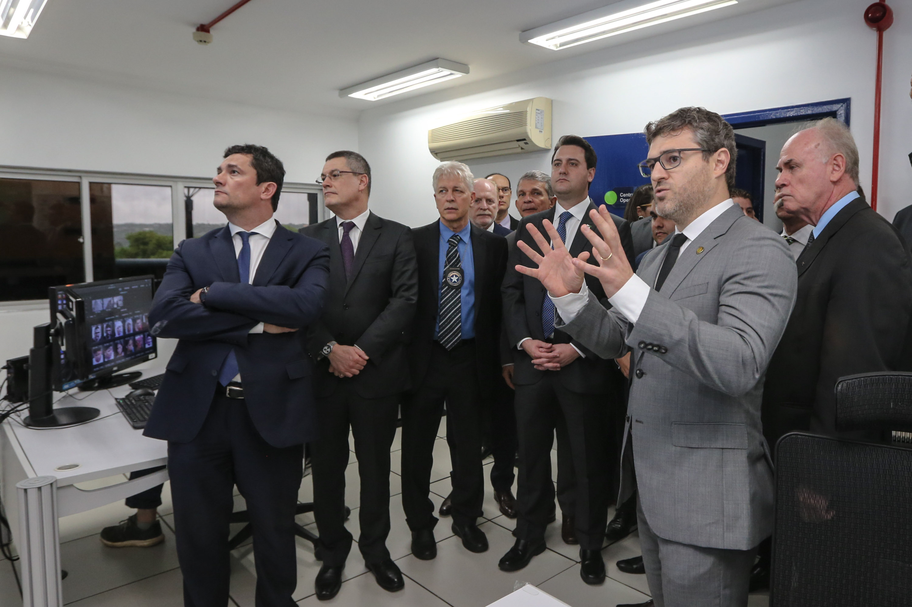 Fronteira Tech O Governador Carlos Massa Ratinho Junior e o ministro da Justiça e Segurança Pública, Sergio Moro, inauguram nesta segunda-feira (16), em Foz do Iguaçu, as operações do Fronteira Tech na Ponte Internacional da Amizade, que liga Foz do Iguaçu/PR à Ciudad del Este/PY. A iniciativa promover o uso de tecnologias digitais com foco na segurança pública. Foz do Iguaçu, 16/12/2019 - Foto: Geraldo Bubniak/AEN