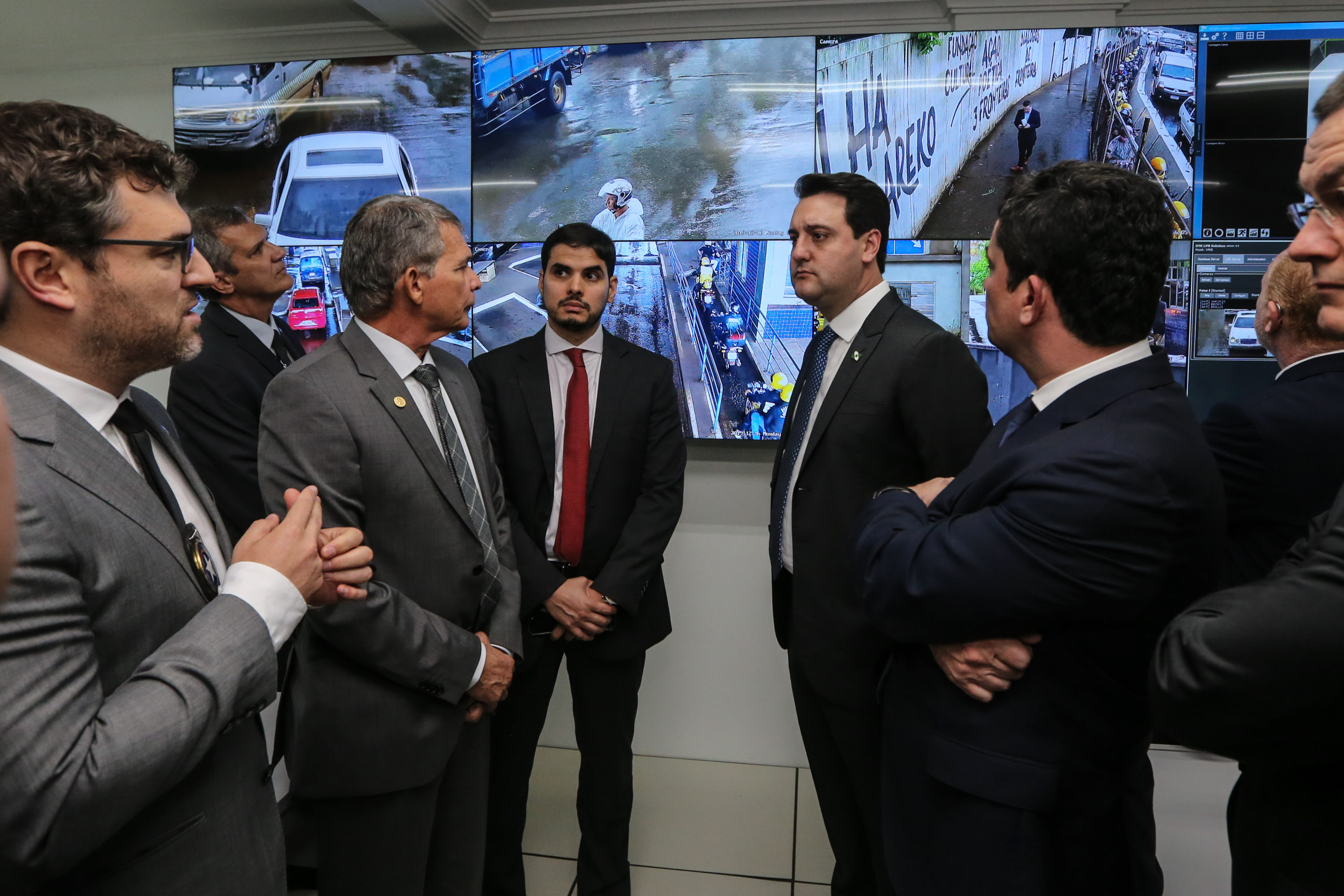 Fronteira Tech O Governador Carlos Massa Ratinho Junior e o ministro da Justiça e Segurança Pública, Sergio Moro, inauguram nesta segunda-feira (16), em Foz do Iguaçu, as operações do Fronteira Tech na Ponte Internacional da Amizade, que liga Foz do Iguaçu/PR à Ciudad del Este/PY. A iniciativa promover o uso de tecnologias digitais com foco na segurança pública. Foz do Iguaçu, 16/12/2019 - Foto: Geraldo Bubniak/AEN