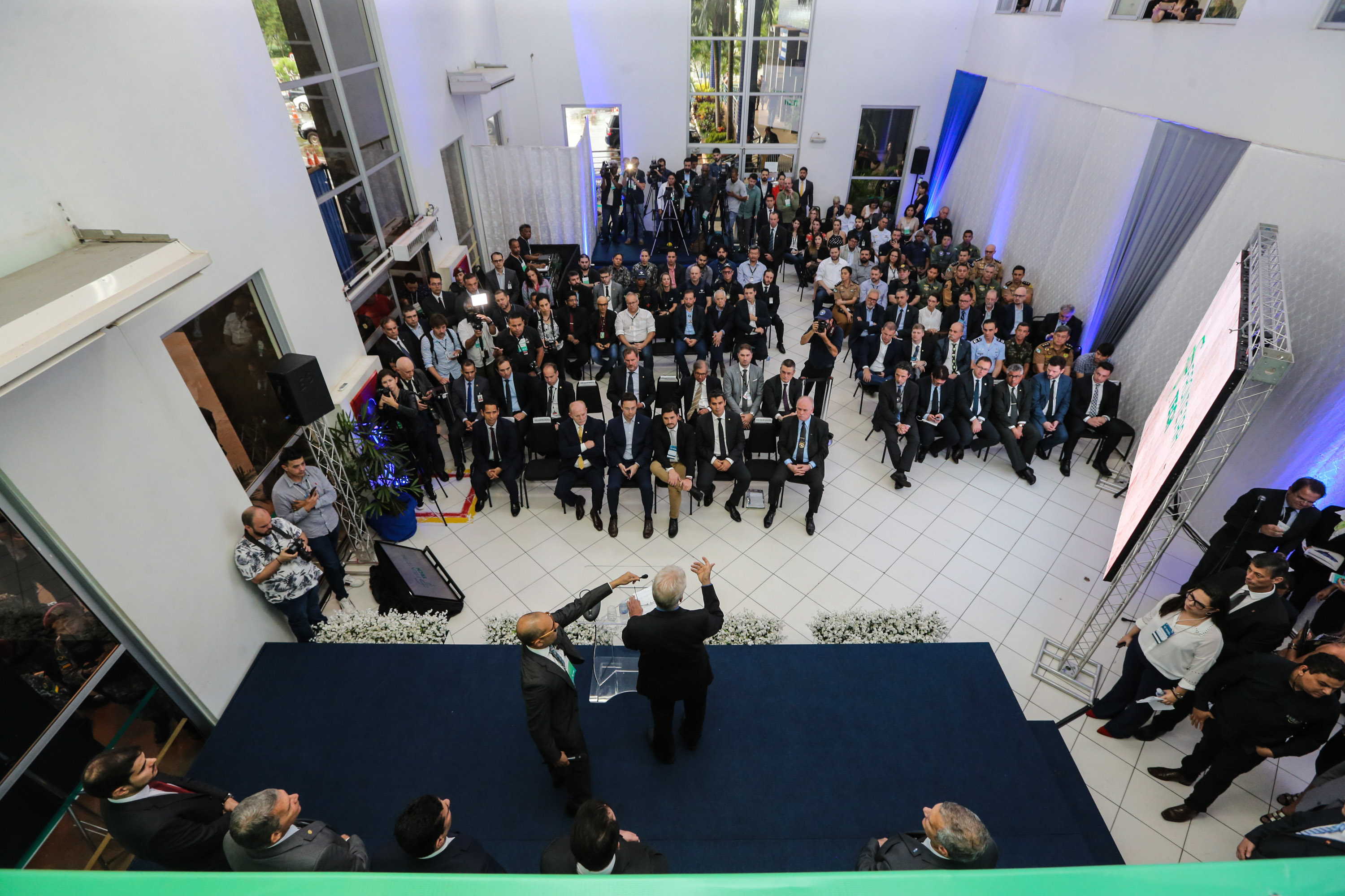 Fronteira Tech O Governador Carlos Massa Ratinho Junior e o ministro da Justiça e Segurança Pública, Sergio Moro, inauguram nesta segunda-feira (16), em Foz do Iguaçu, as operações do Fronteira Tech na Ponte Internacional da Amizade, que liga Foz do Iguaçu/PR à Ciudad del Este/PY. A iniciativa promover o uso de tecnologias digitais com foco na segurança pública. Foz do Iguaçu, 16/12/2019 - Foto: Geraldo Bubniak/AEN