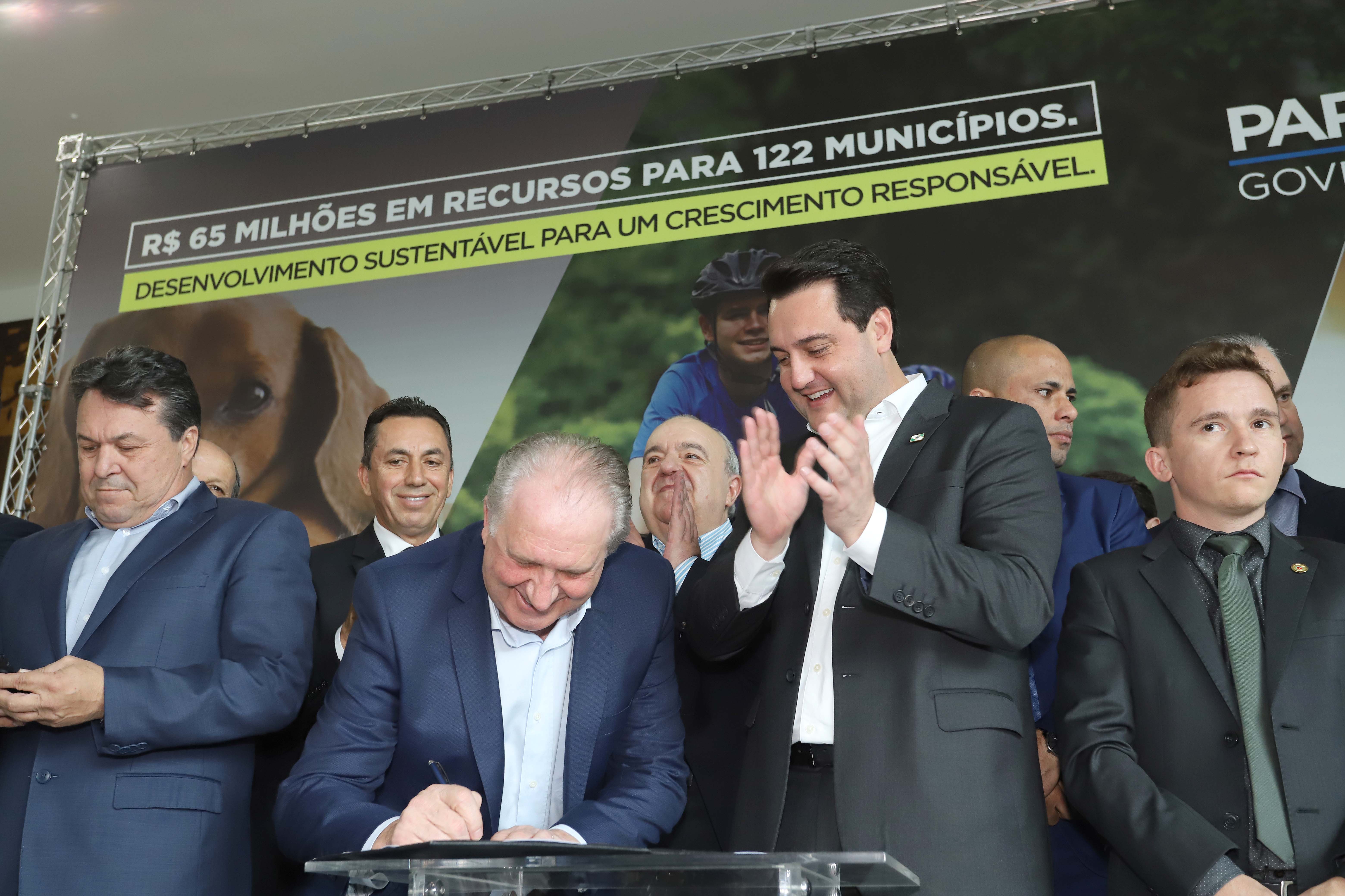 O Governo do Paraná criou neste o Certificado de Mérito Ambiental, que premia municípios pela implantação de projetos de sustentabilidade em prol do ecossistema. A intenção é reconhecer boas ações que podem ser replicadas em outras cidades do Estado. A iniciativa é da Secretaria do Desenvolvimento Sustentável e do Turismo.Foto: Arnaldo Alves/AEN