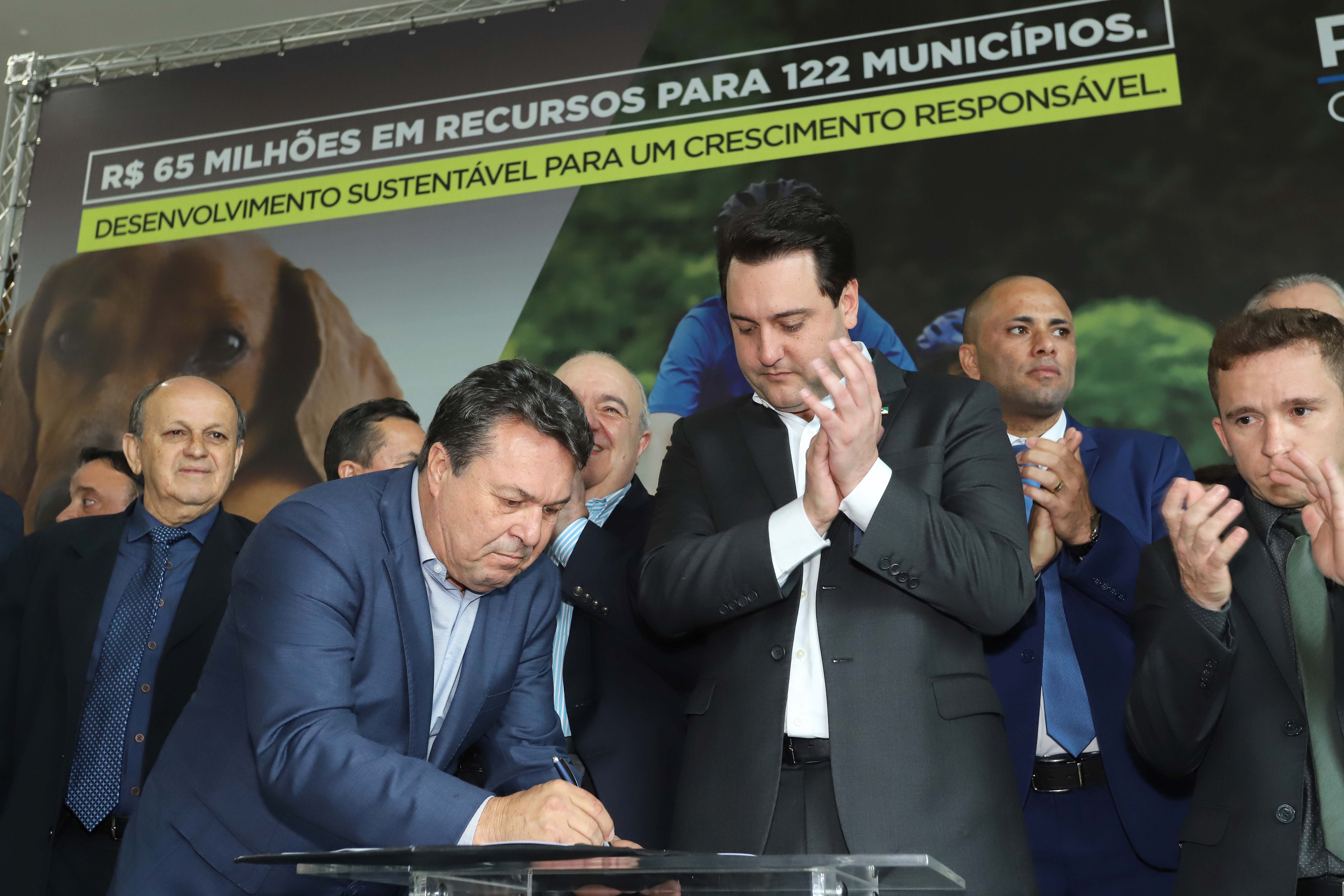 O Governo do Paraná criou neste o Certificado de Mérito Ambiental, que premia municípios pela implantação de projetos de sustentabilidade em prol do ecossistema. A intenção é reconhecer boas ações que podem ser replicadas em outras cidades do Estado. A iniciativa é da Secretaria do Desenvolvimento Sustentável e do Turismo.Foto: Arnaldo Alves/AEN