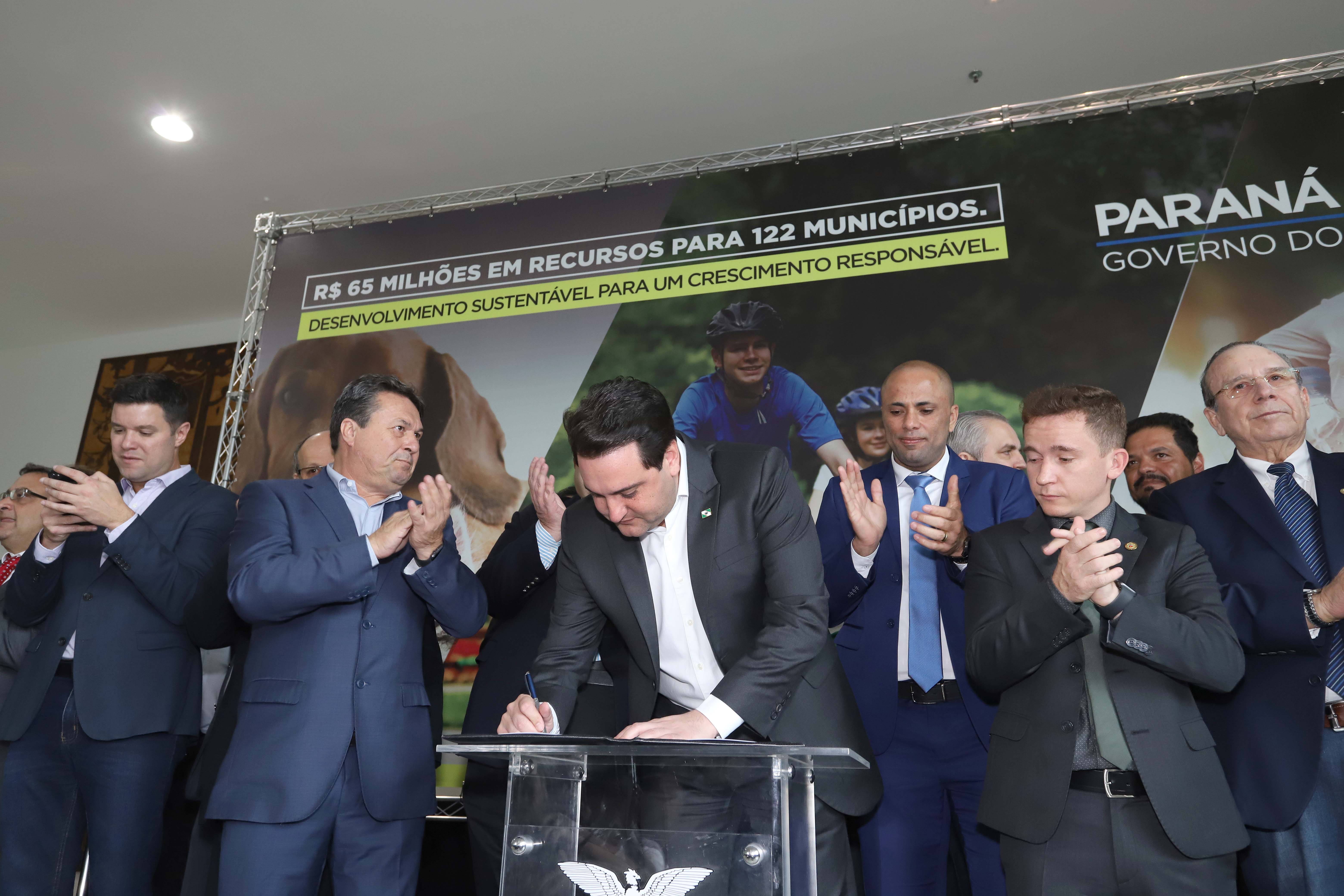 O Governo do Paraná criou neste o Certificado de Mérito Ambiental, que premia municípios pela implantação de projetos de sustentabilidade em prol do ecossistema. A intenção é reconhecer boas ações que podem ser replicadas em outras cidades do Estado. A iniciativa é da Secretaria do Desenvolvimento Sustentável e do Turismo.Foto: Arnaldo Alves/AEN