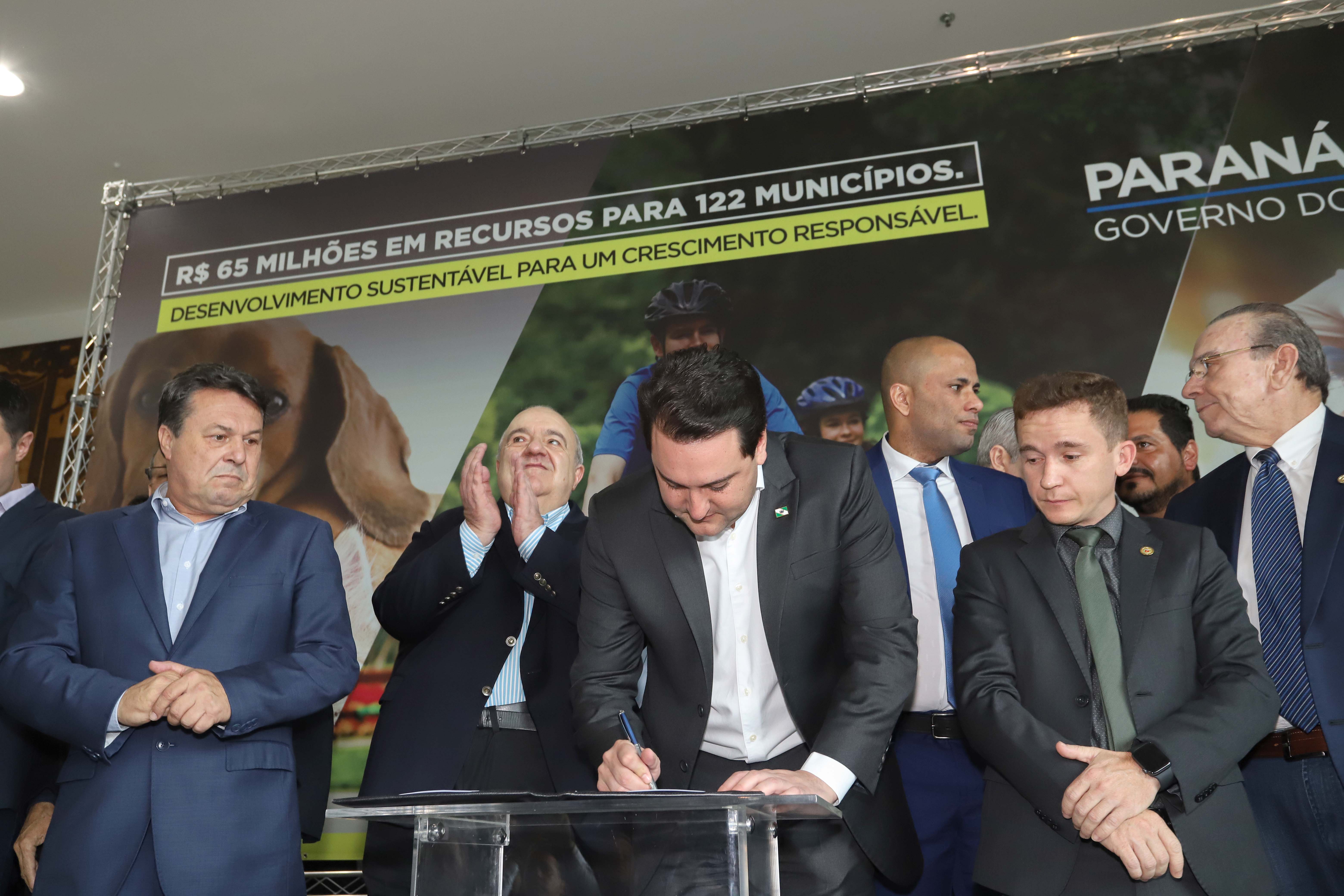 O Governo do Paraná criou neste o Certificado de Mérito Ambiental, que premia municípios pela implantação de projetos de sustentabilidade em prol do ecossistema. A intenção é reconhecer boas ações que podem ser replicadas em outras cidades do Estado. A iniciativa é da Secretaria do Desenvolvimento Sustentável e do Turismo.Foto: Arnaldo Alves/AEN