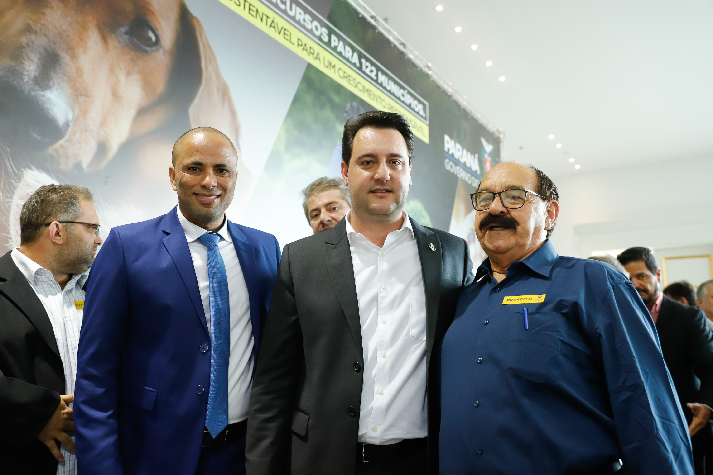 O governador Carlos Massa Ratinho Junior confirmou nesta terça-feira (17), durante evento no Palácio Iguaçu, um grande pacote voltado para o meio ambiente e a sustentabilidade. Foram destinados, entre liberações diretas e convênios, R$ 65 milhões para 149 municípios do Estado.