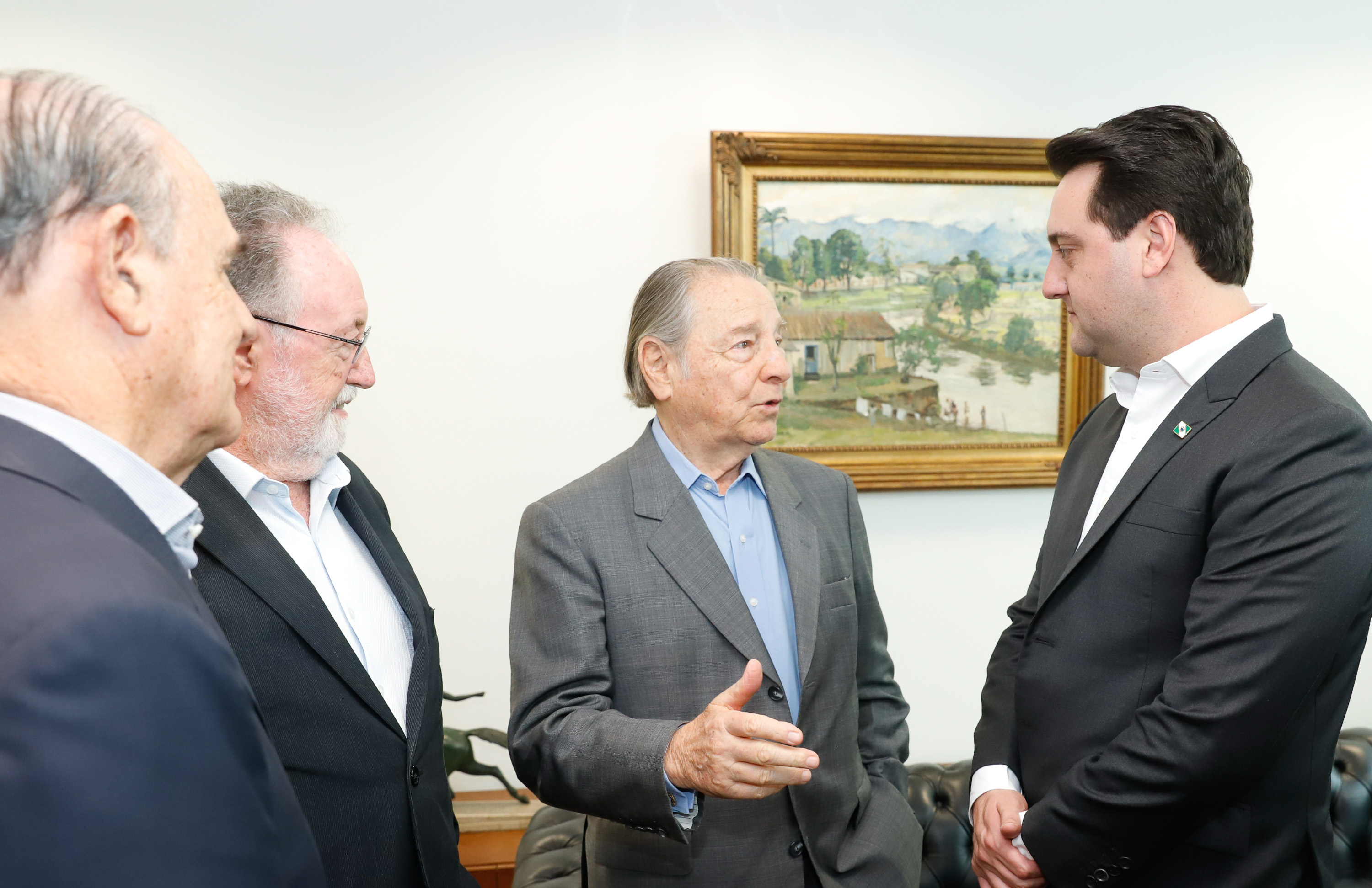 O Governo do Estado e a Klabin anunciaram nesta terça-feira (17) um investimento de R$ 450 milhões da empresa para obras de infraestrutura